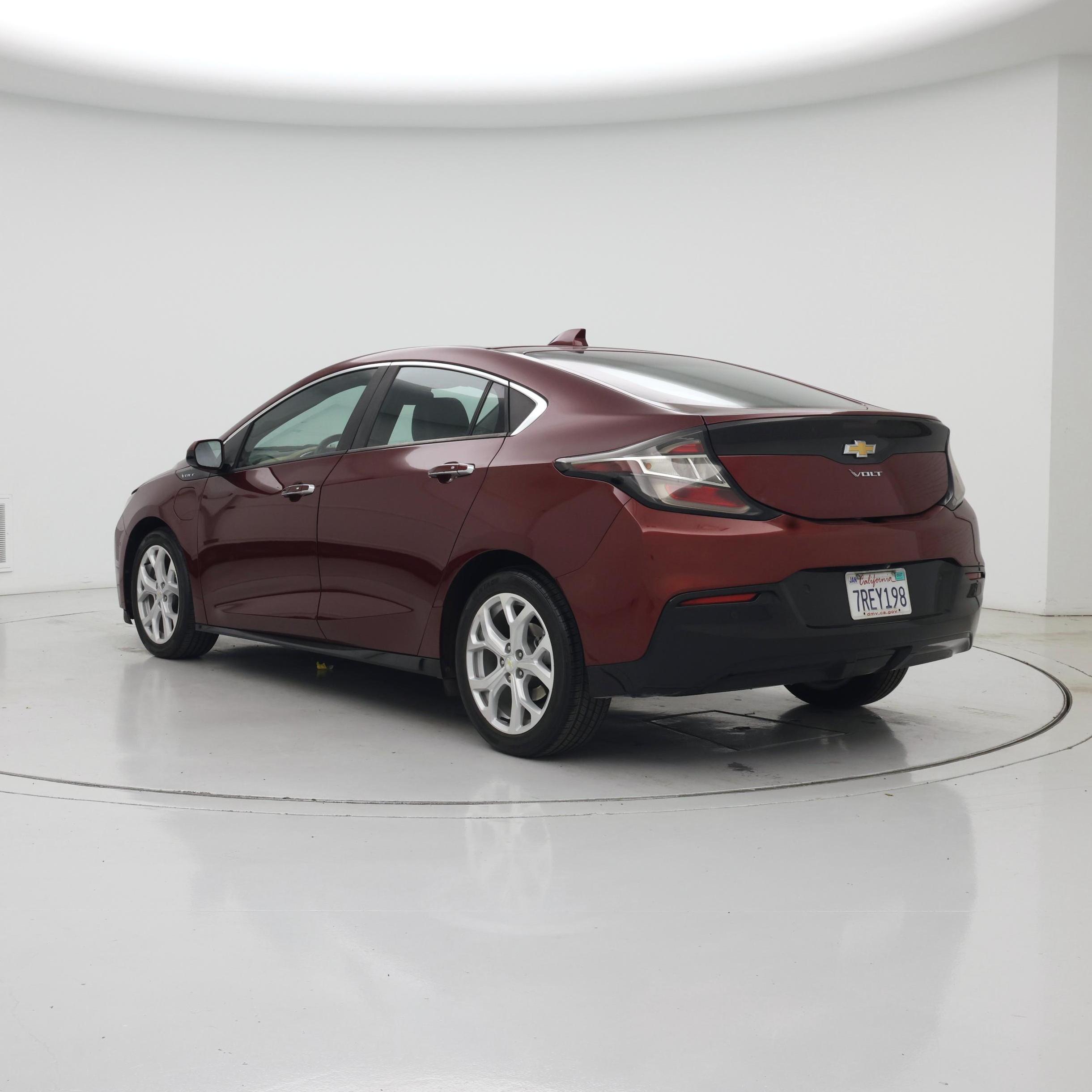Thumbnail: 2016 Chevrolet Volt - 2