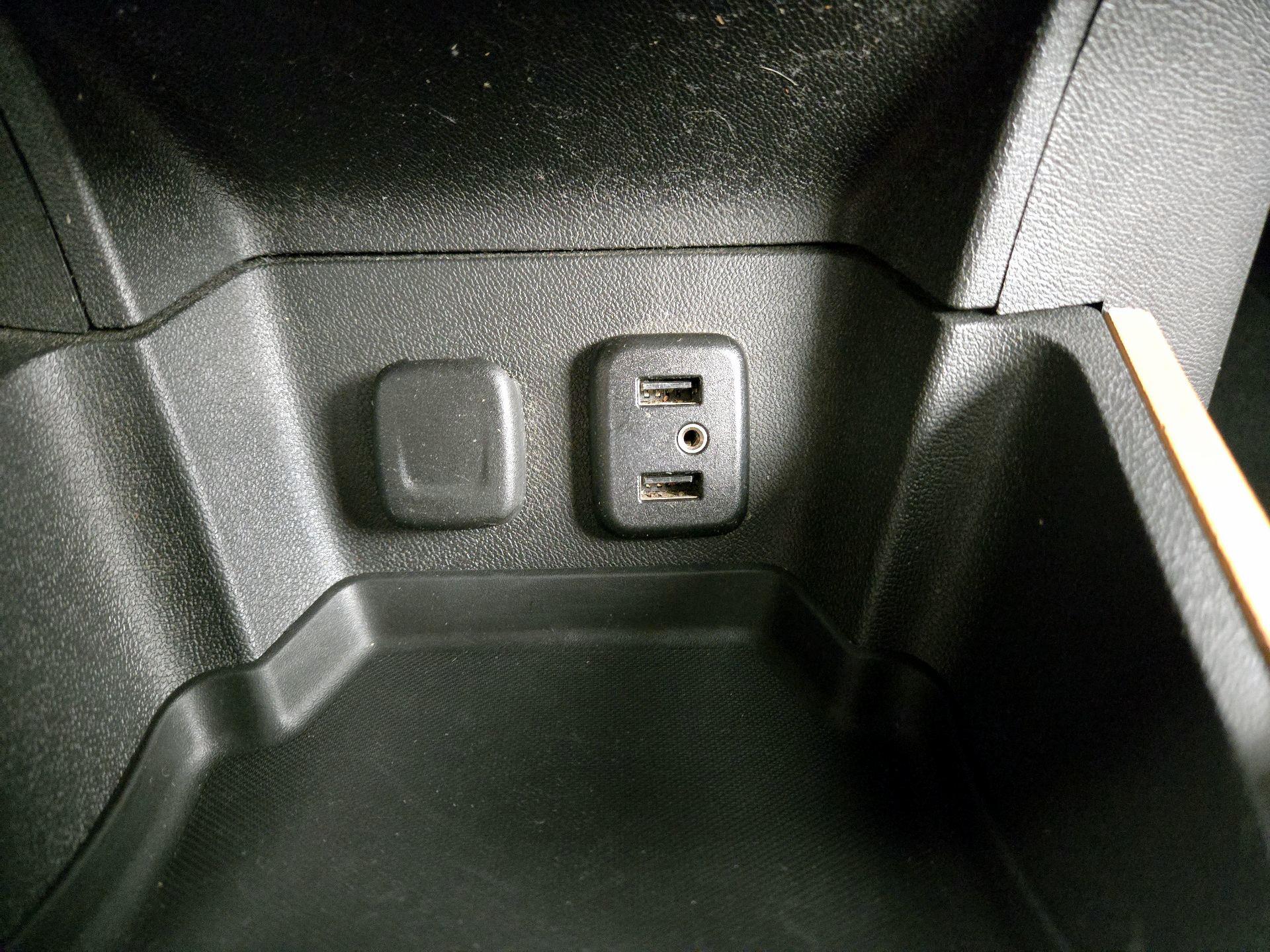 Thumbnail: 2016 Chevrolet Volt - 19