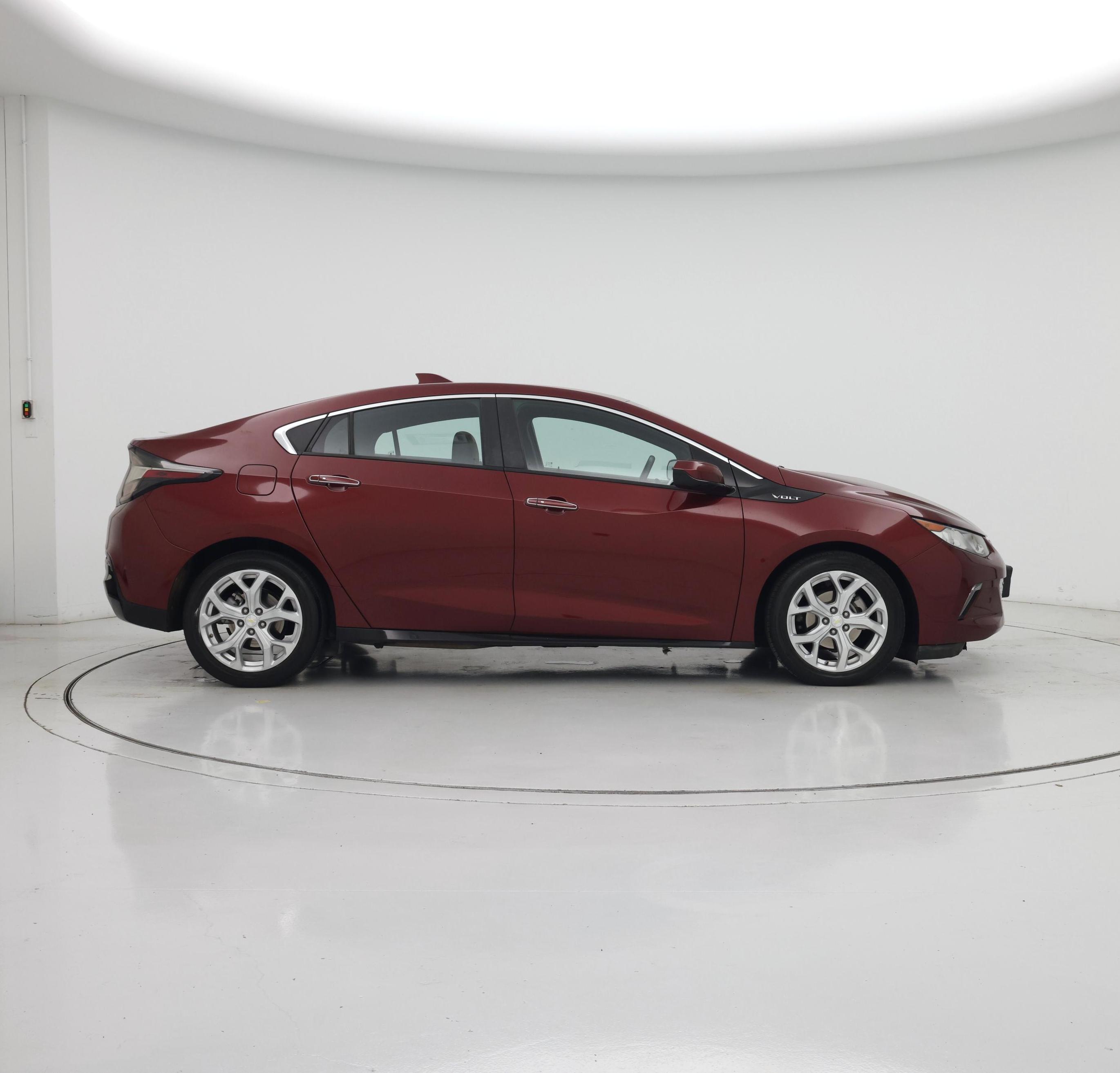 Thumbnail: 2016 Chevrolet Volt - 7