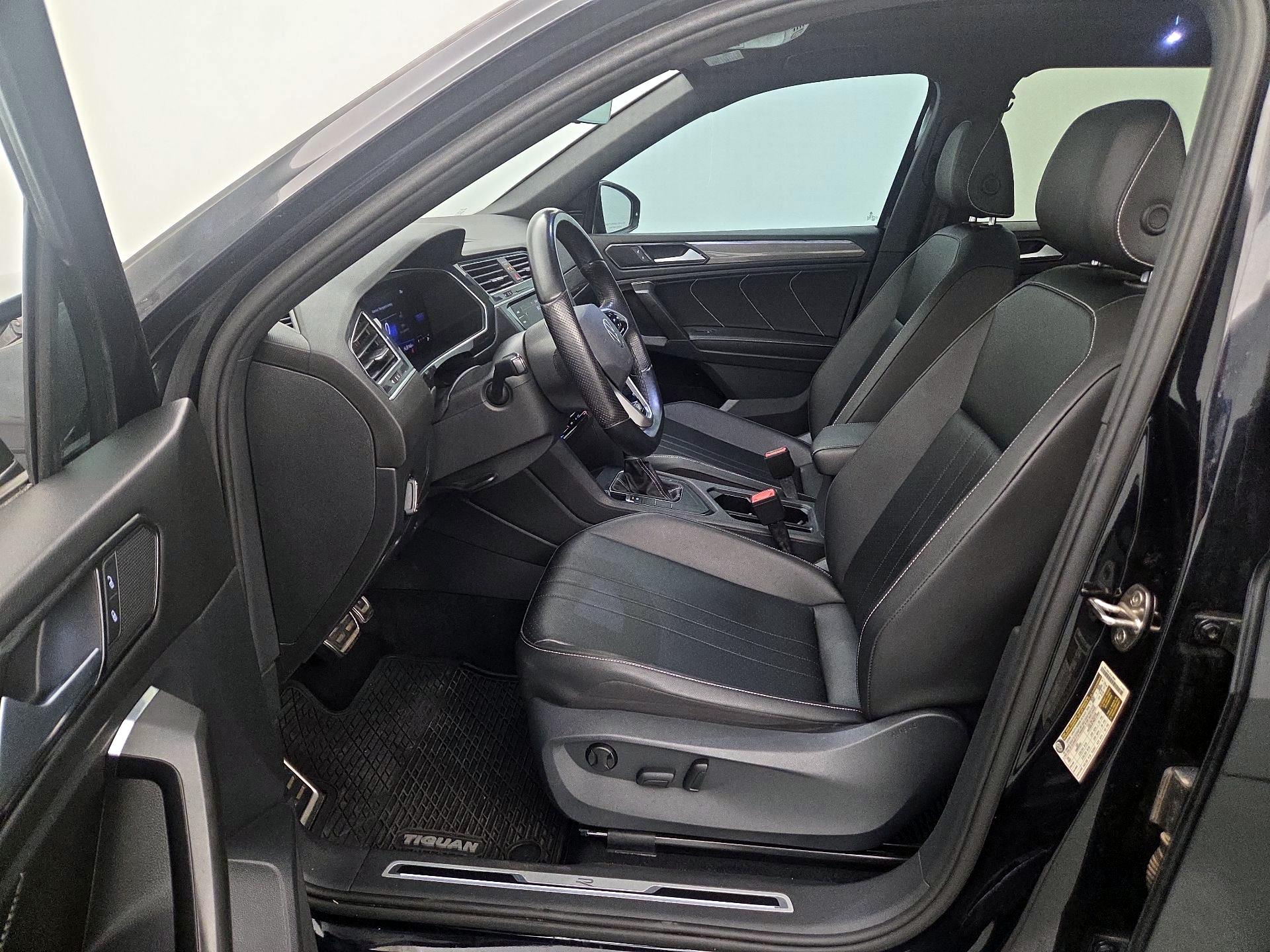 Thumbnail: 2022 Volkswagen Tiguan - 11