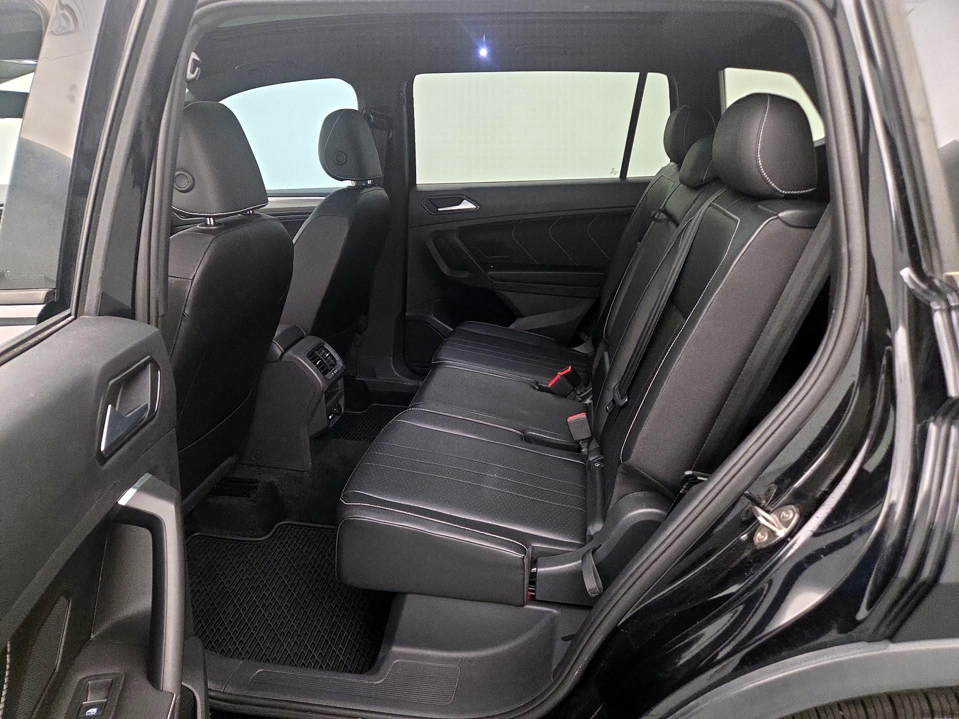 Thumbnail: 2022 Volkswagen Tiguan - 20