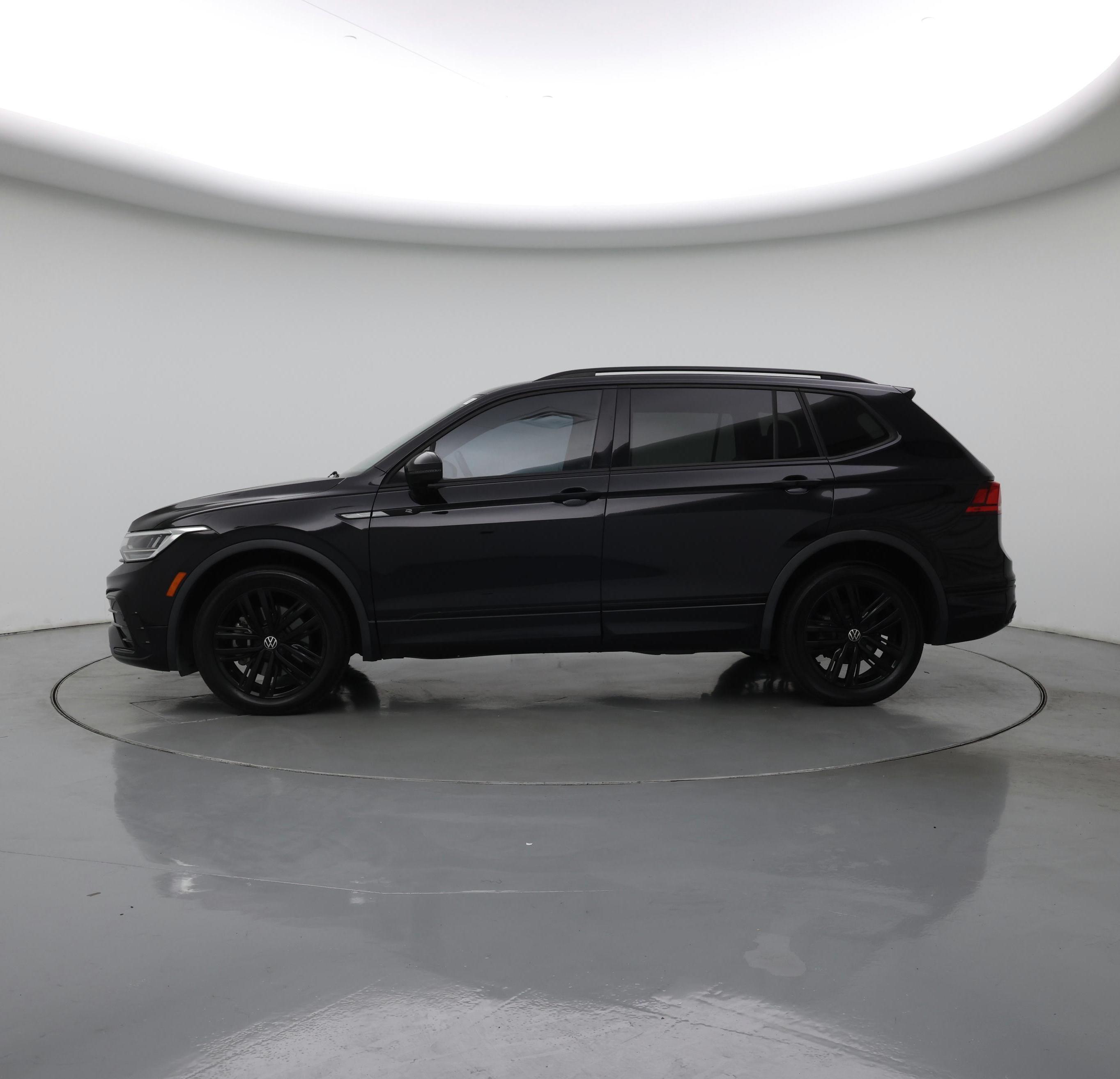 Thumbnail: 2022 Volkswagen Tiguan - 3