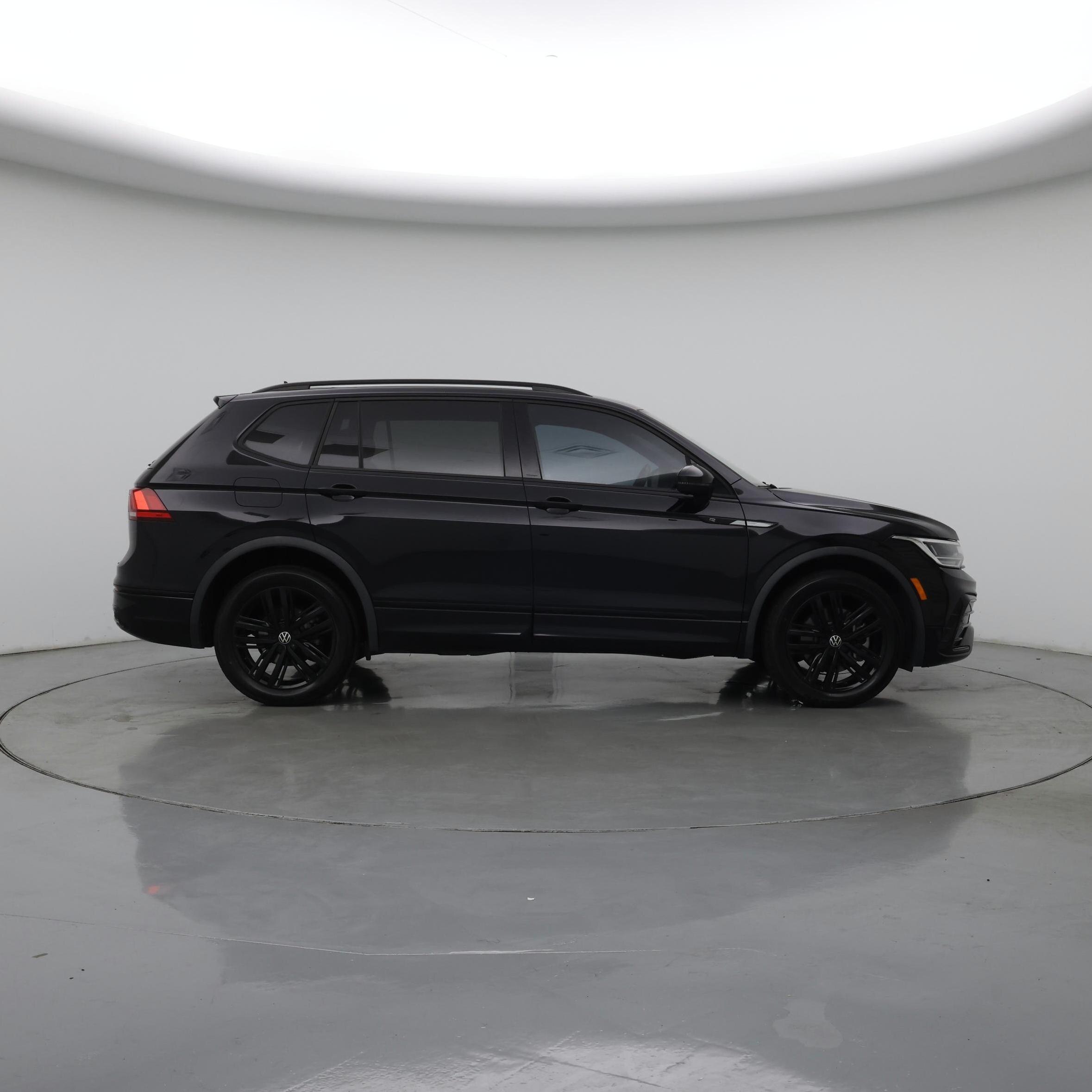 Thumbnail: 2022 Volkswagen Tiguan - 7