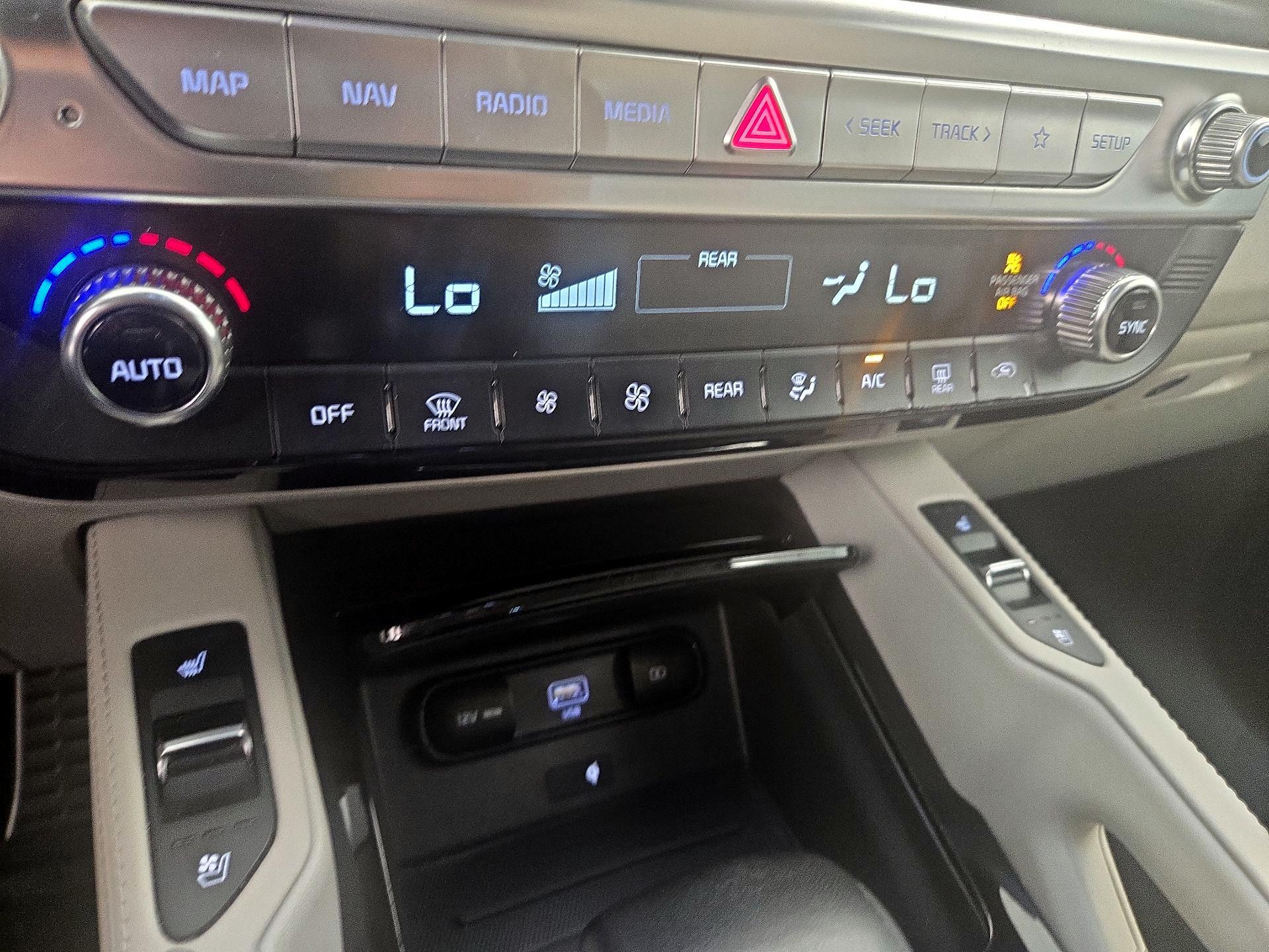 Thumbnail: 2021 Kia Telluride - 17
