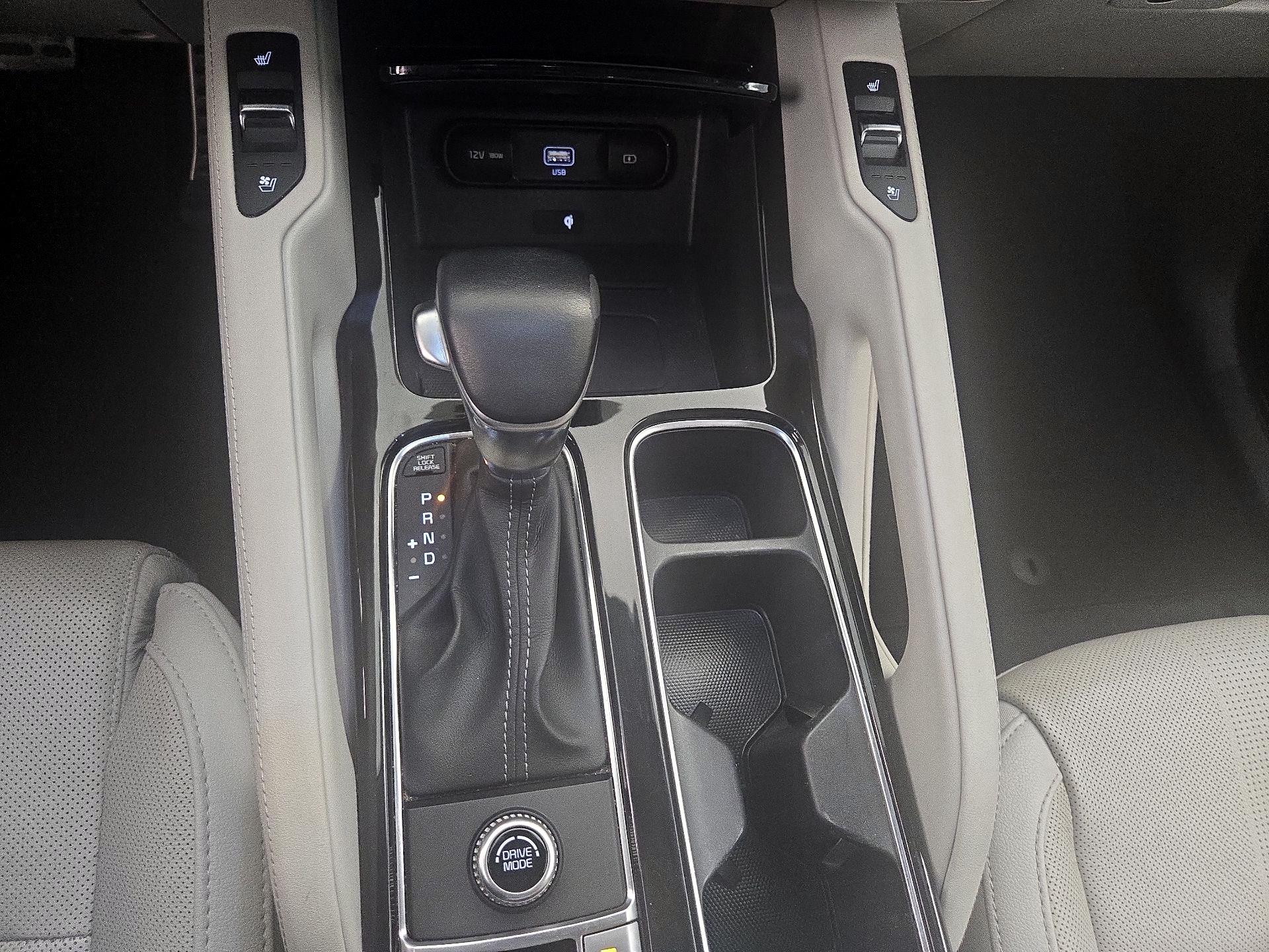 Thumbnail: 2021 Kia Telluride - 18
