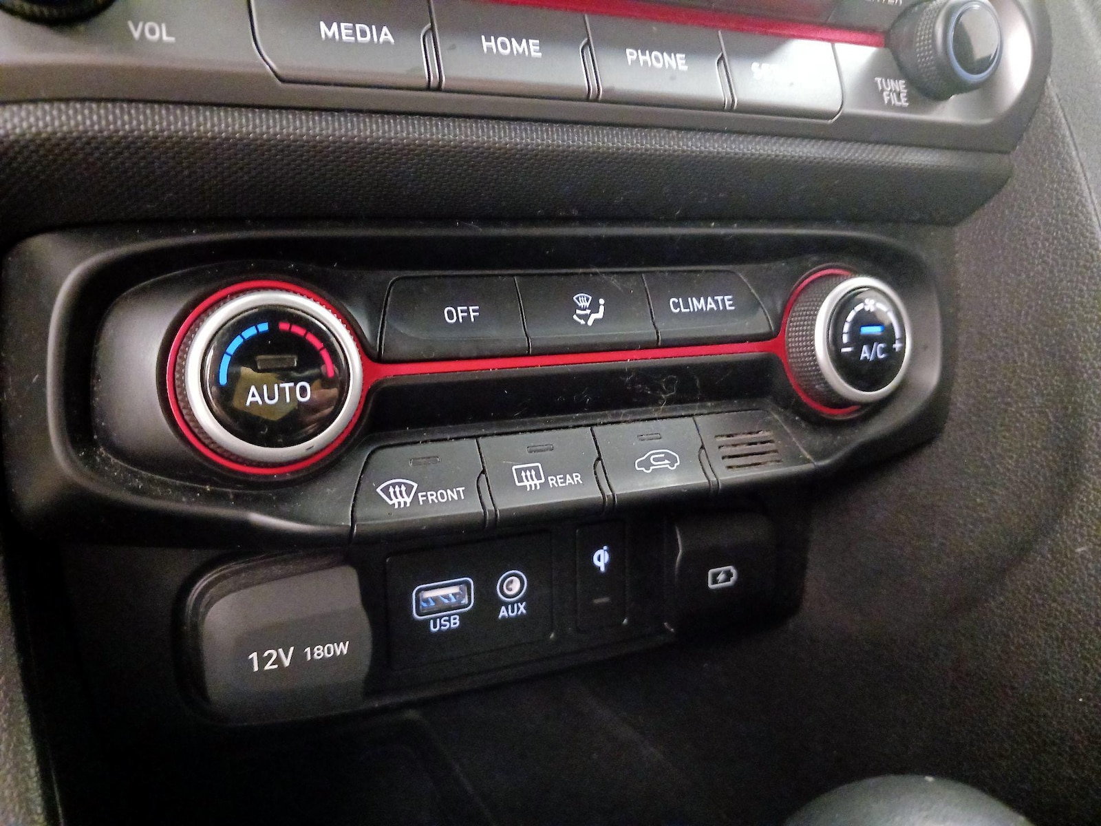 2021 Hyundai Veloster Base - Photo 17