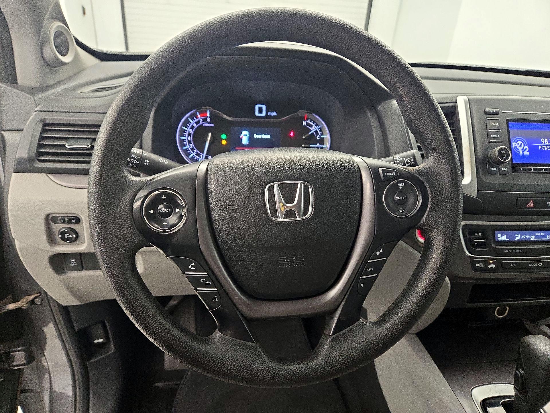 Thumbnail: 2017 Honda Pilot - 10