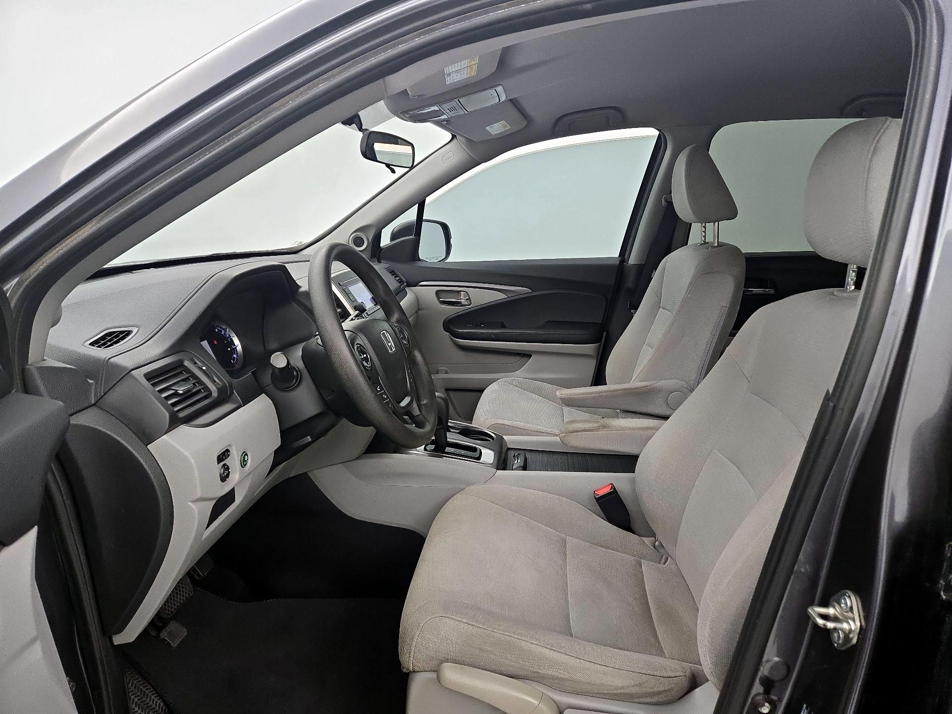 Thumbnail: 2017 Honda Pilot - 11