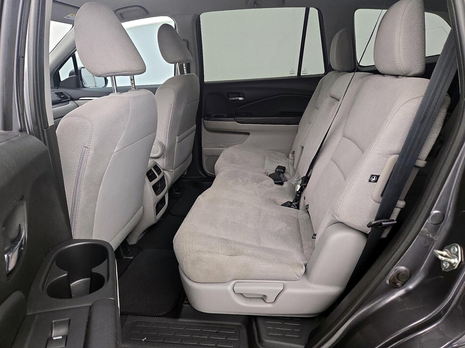 Thumbnail: 2017 Honda Pilot - 19