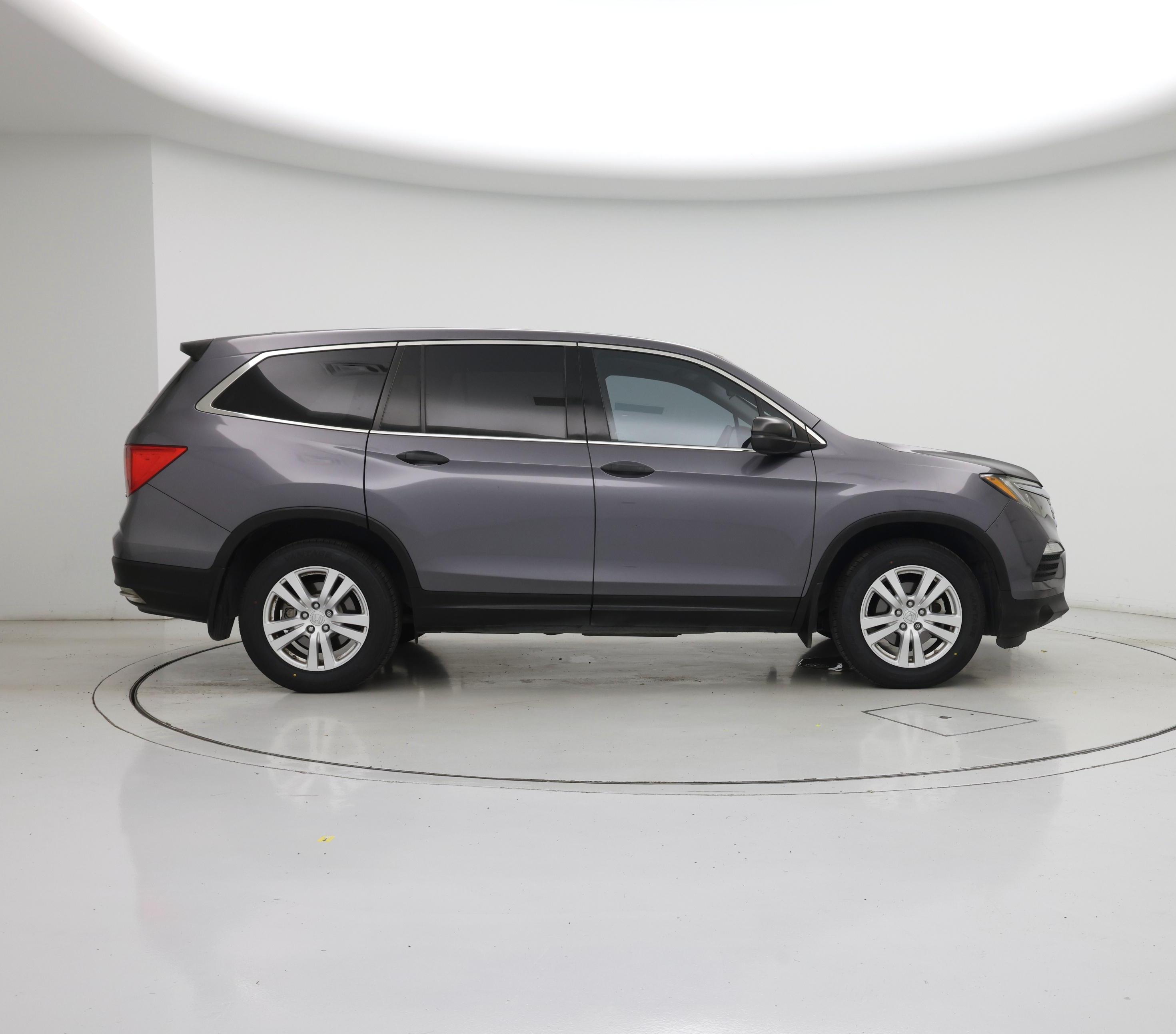 Thumbnail: 2017 Honda Pilot - 7