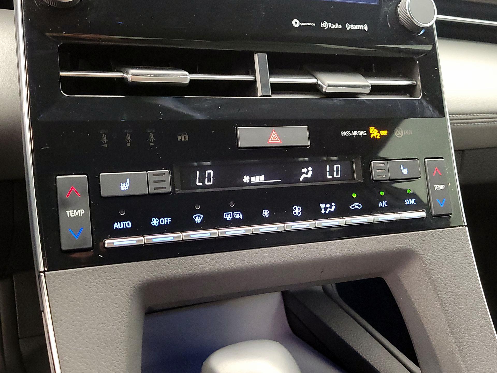 Thumbnail: 2021 Toyota Avalon - 16