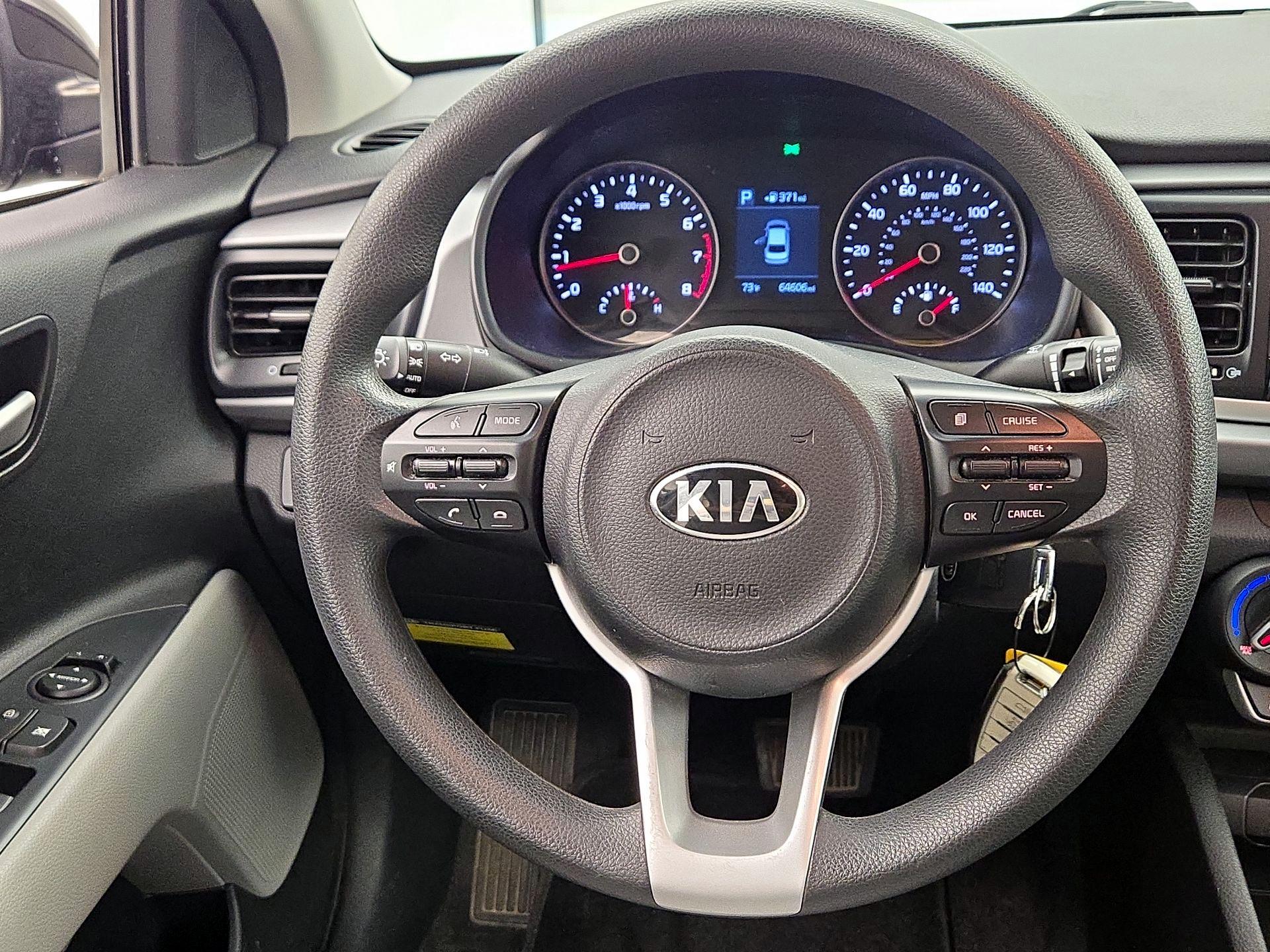Thumbnail: 2020 Kia Rio - 10