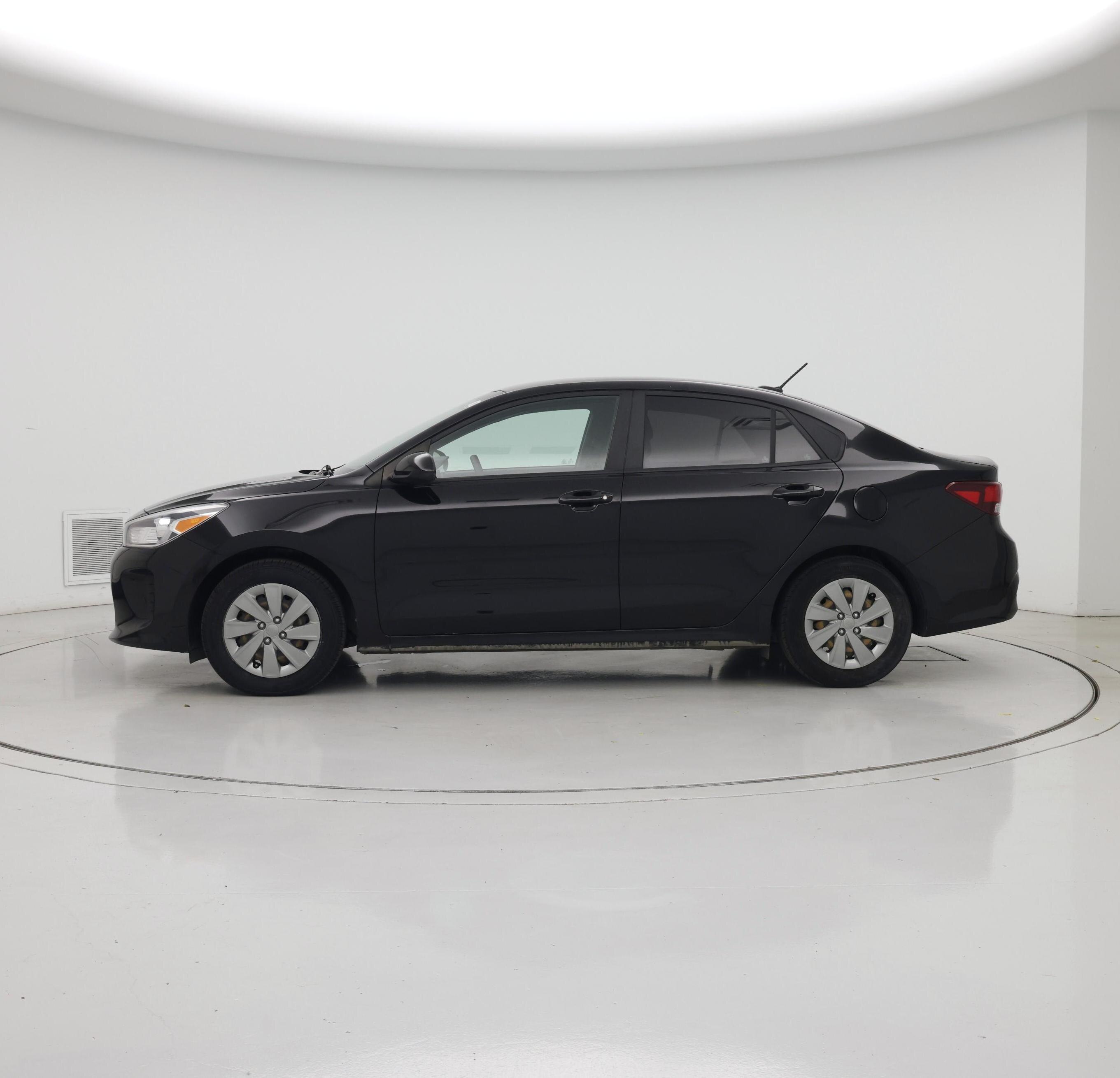 Thumbnail: 2020 Kia Rio - 3