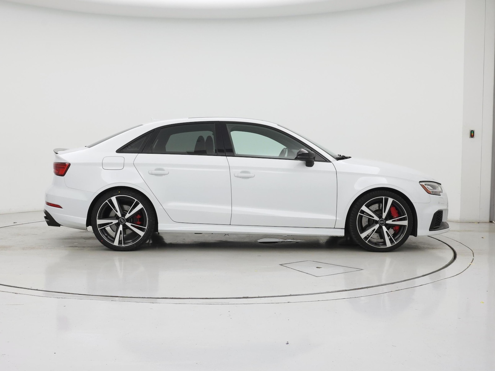 2018 Audi RS 3 Base - Photo 8