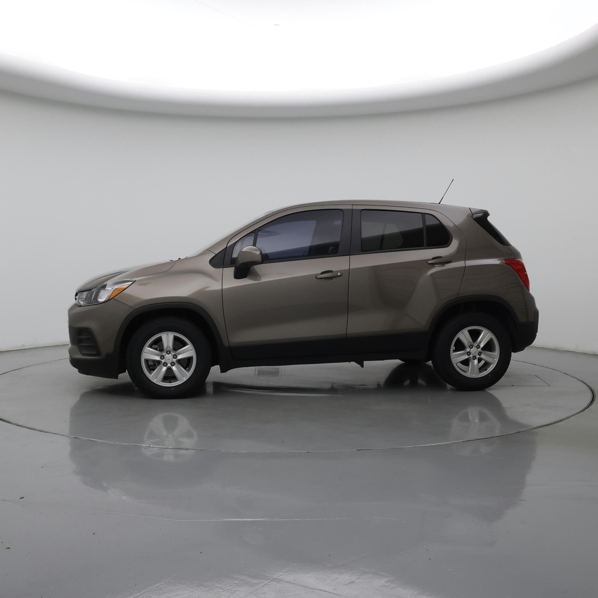Thumbnail: 2021 Chevrolet Trax - 3