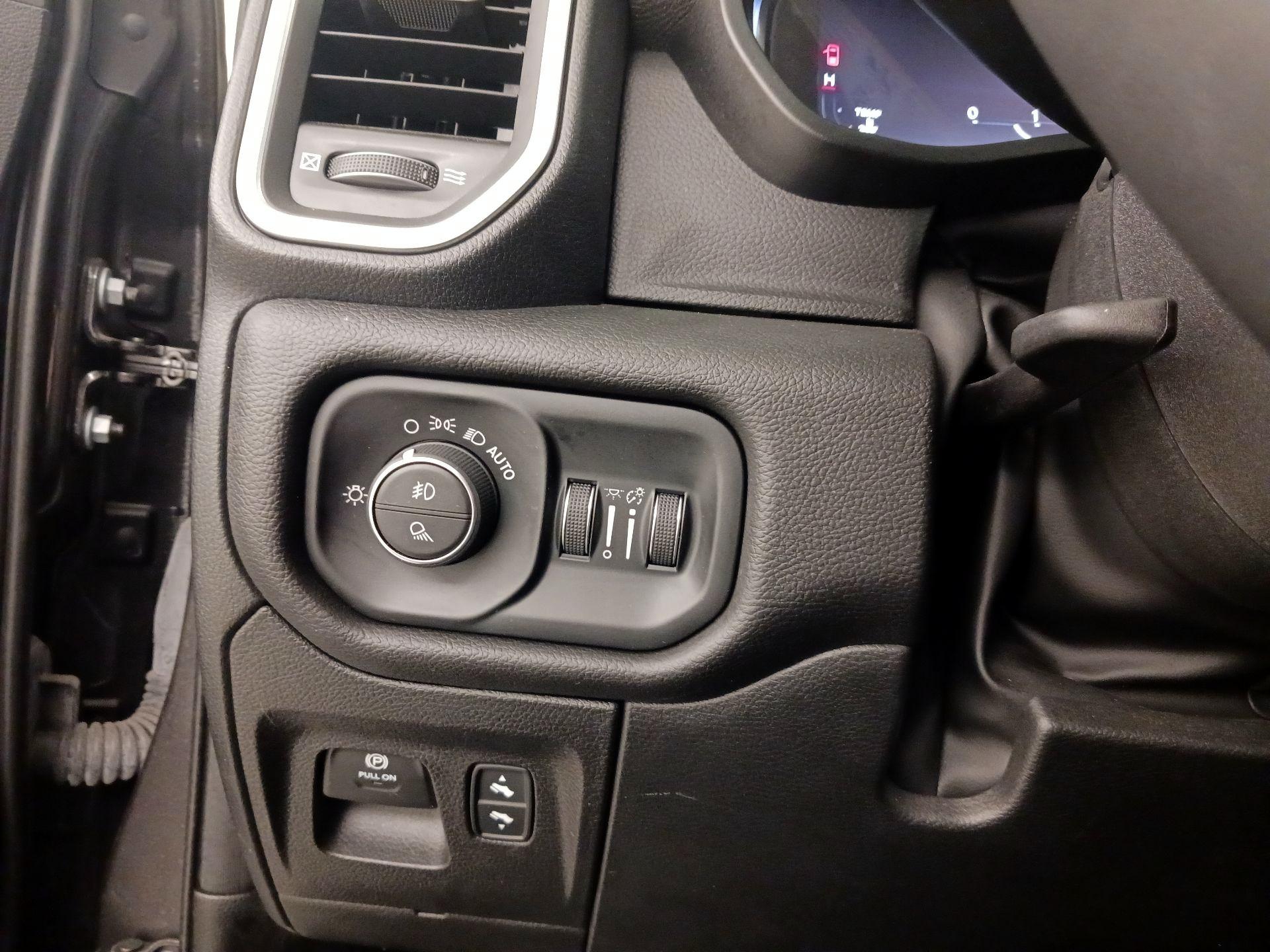 Thumbnail: 2025 RAM 1500 - 13