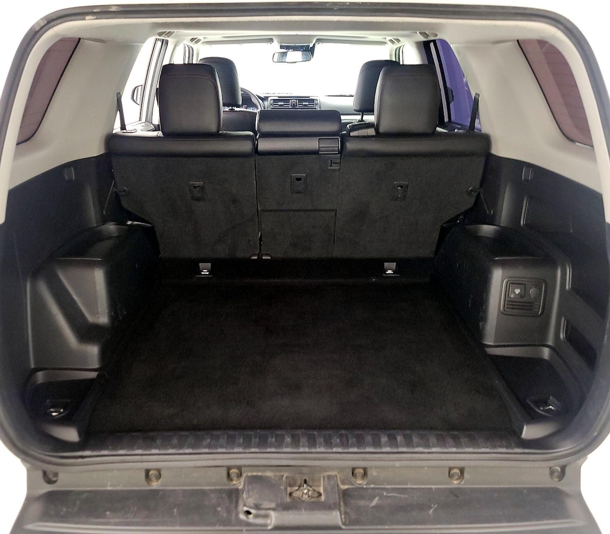 Trunk/Cargo (Seats Up)