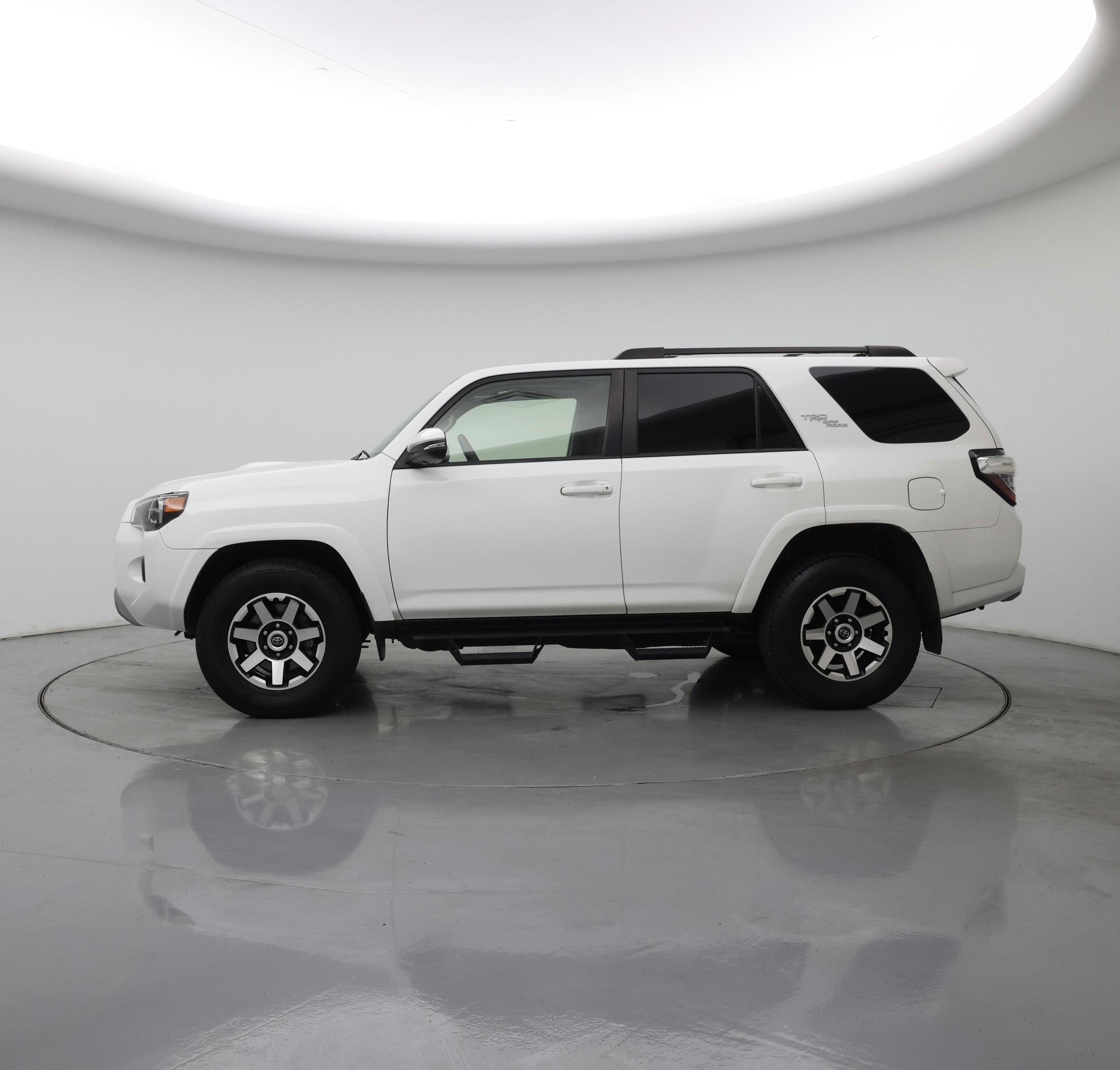 Thumbnail: 2021 Toyota 4Runner - 3