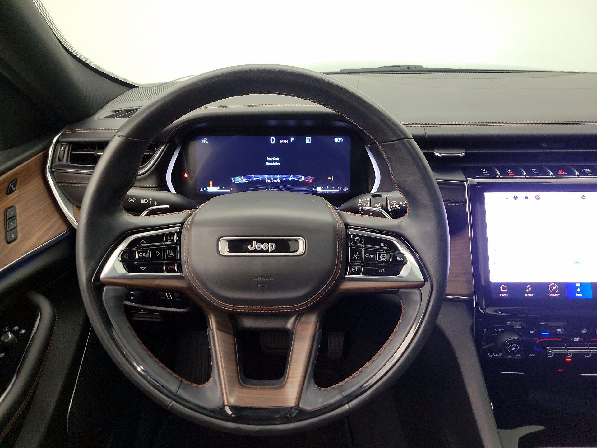 Thumbnail: 2023 Jeep Grand Cherokee - 10