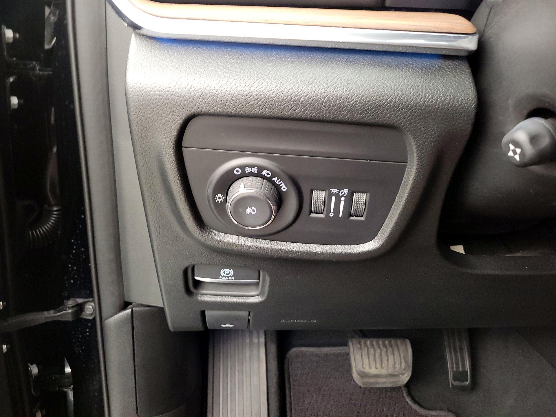 Thumbnail: 2023 Jeep Grand Cherokee - 13