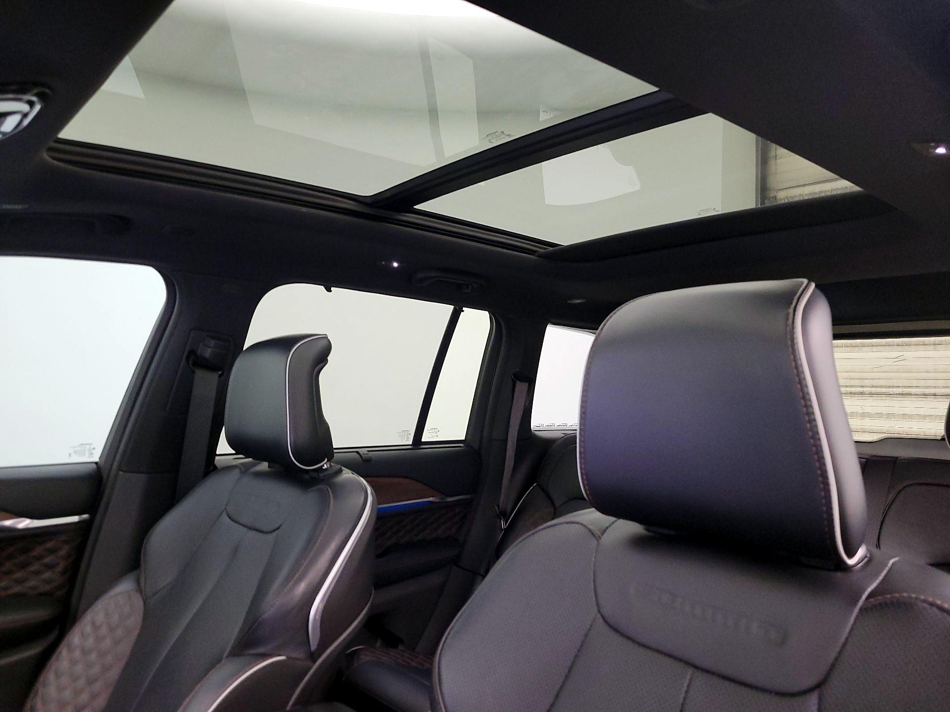 Thumbnail: 2023 Jeep Grand Cherokee - 20