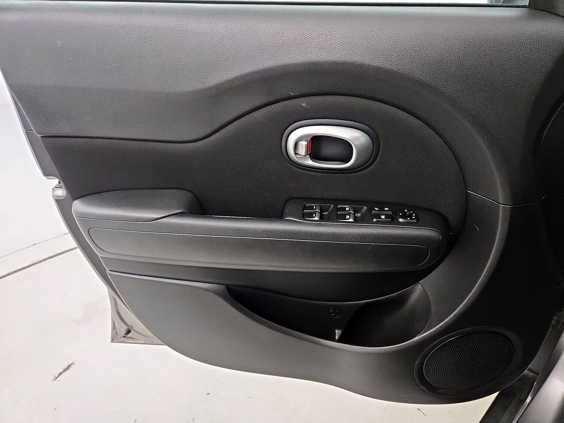 Thumbnail: 2019 Kia Soul - 12