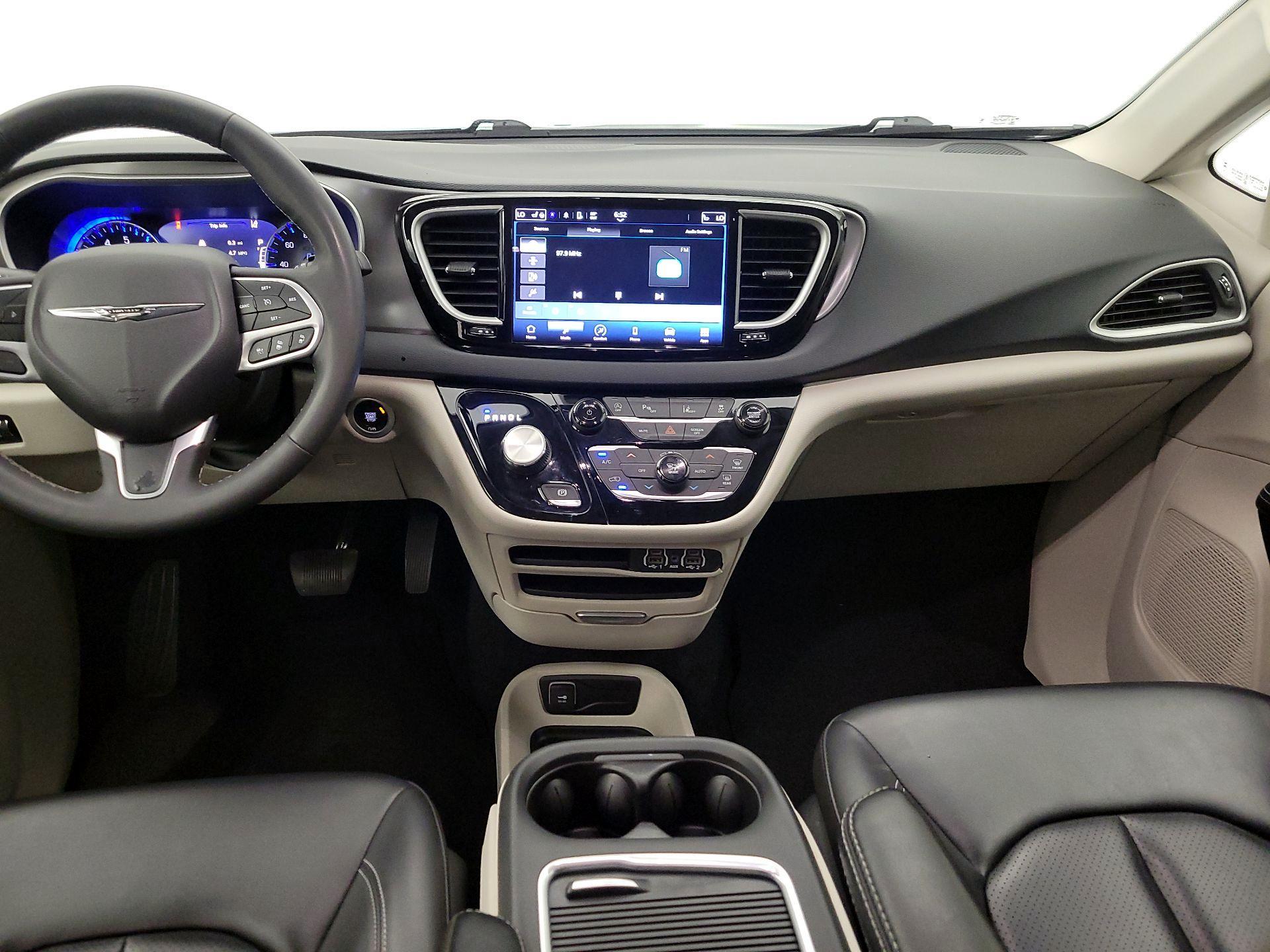 Thumbnail: 2023 Chrysler Pacifica - 9