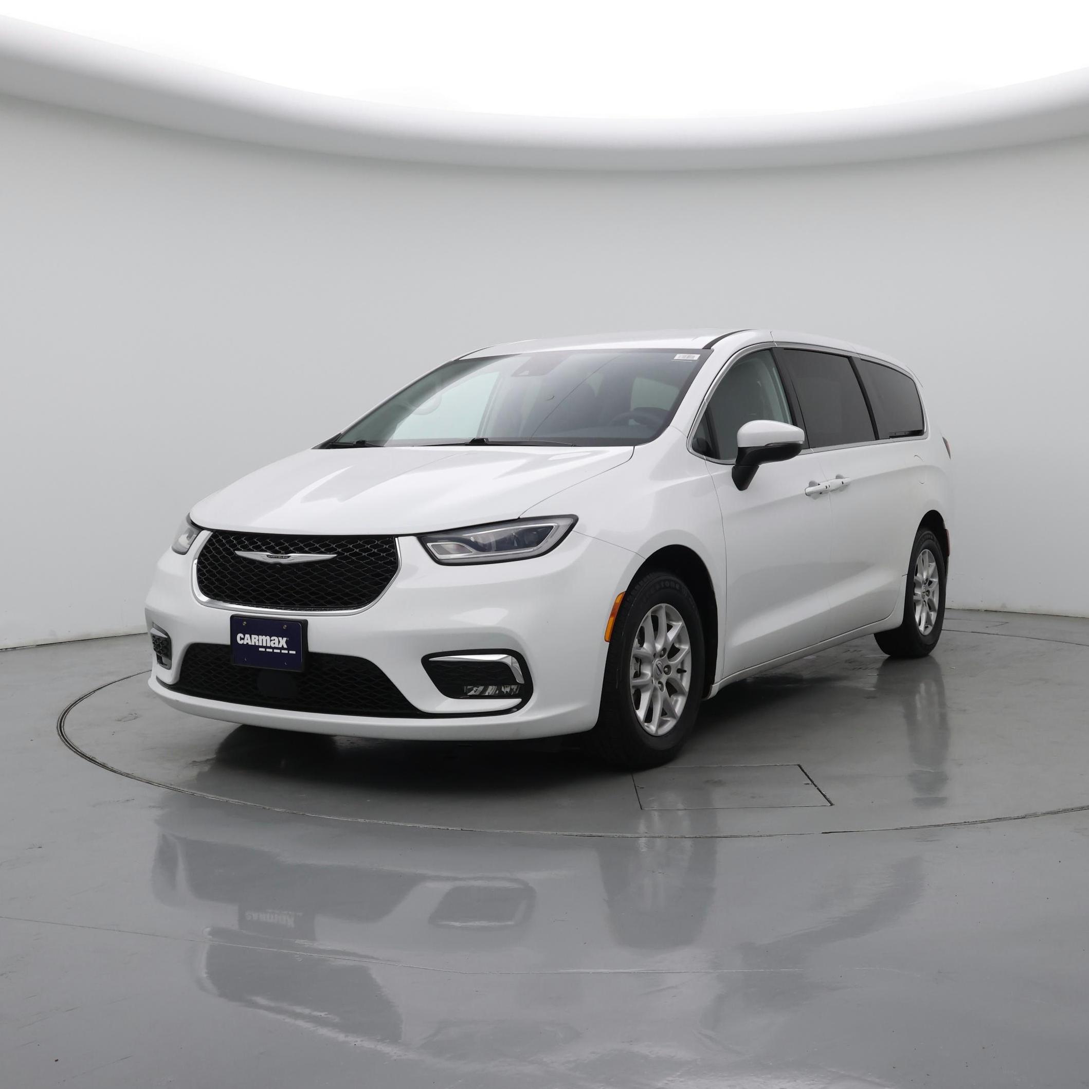 Thumbnail: 2023 Chrysler Pacifica - 4