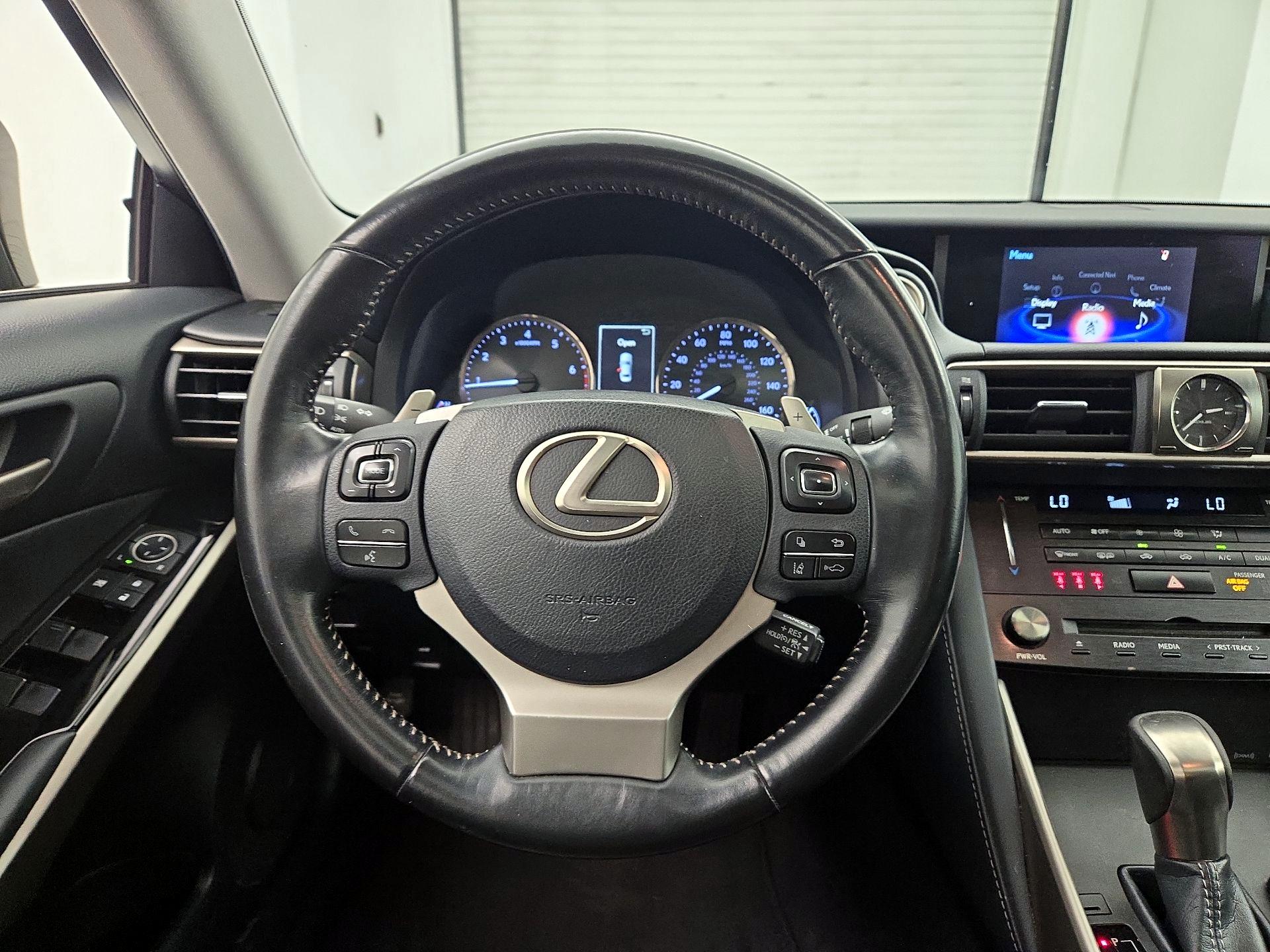 Thumbnail: 2018 Lexus IS - 10