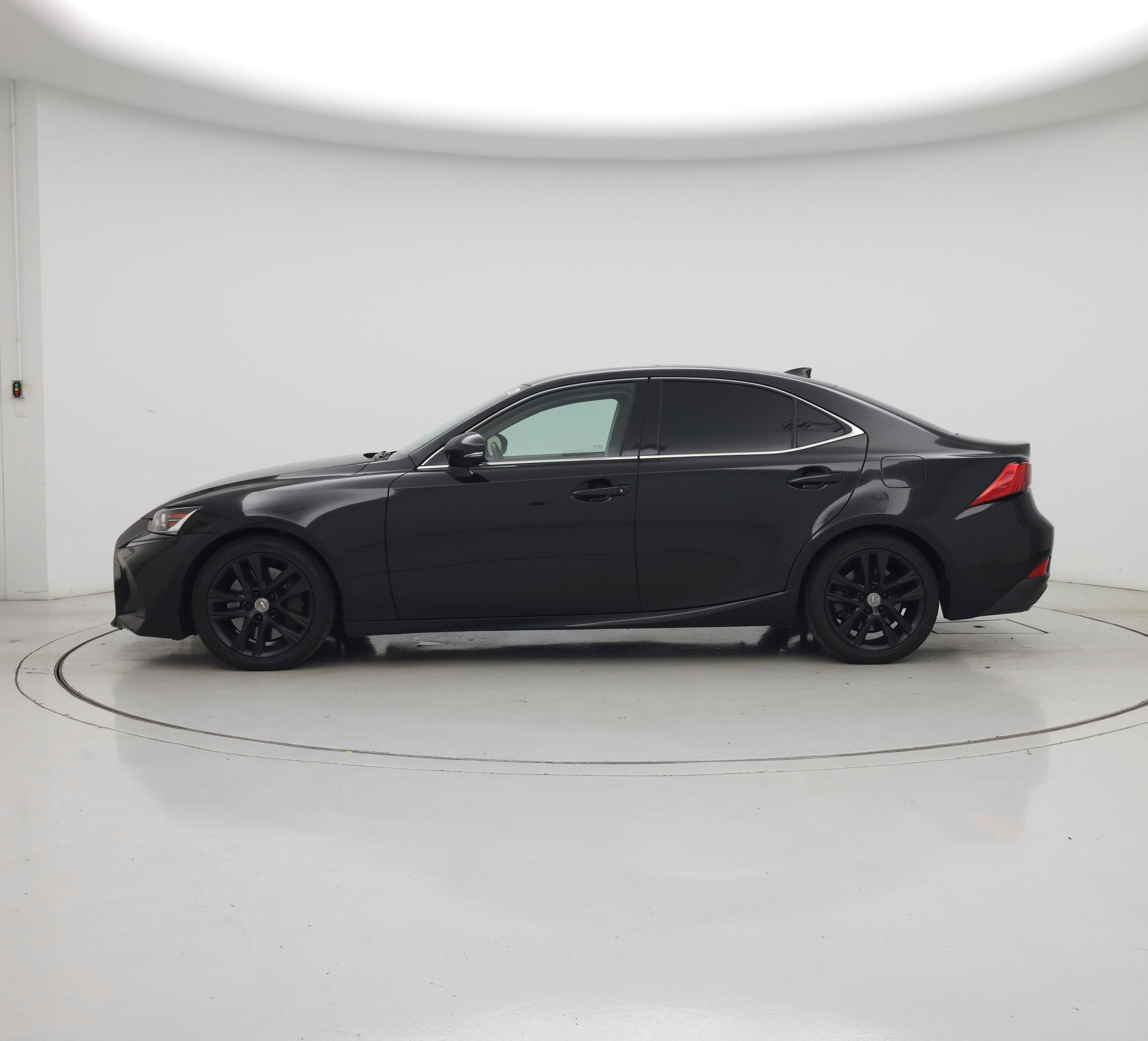 Thumbnail: 2018 Lexus IS - 3