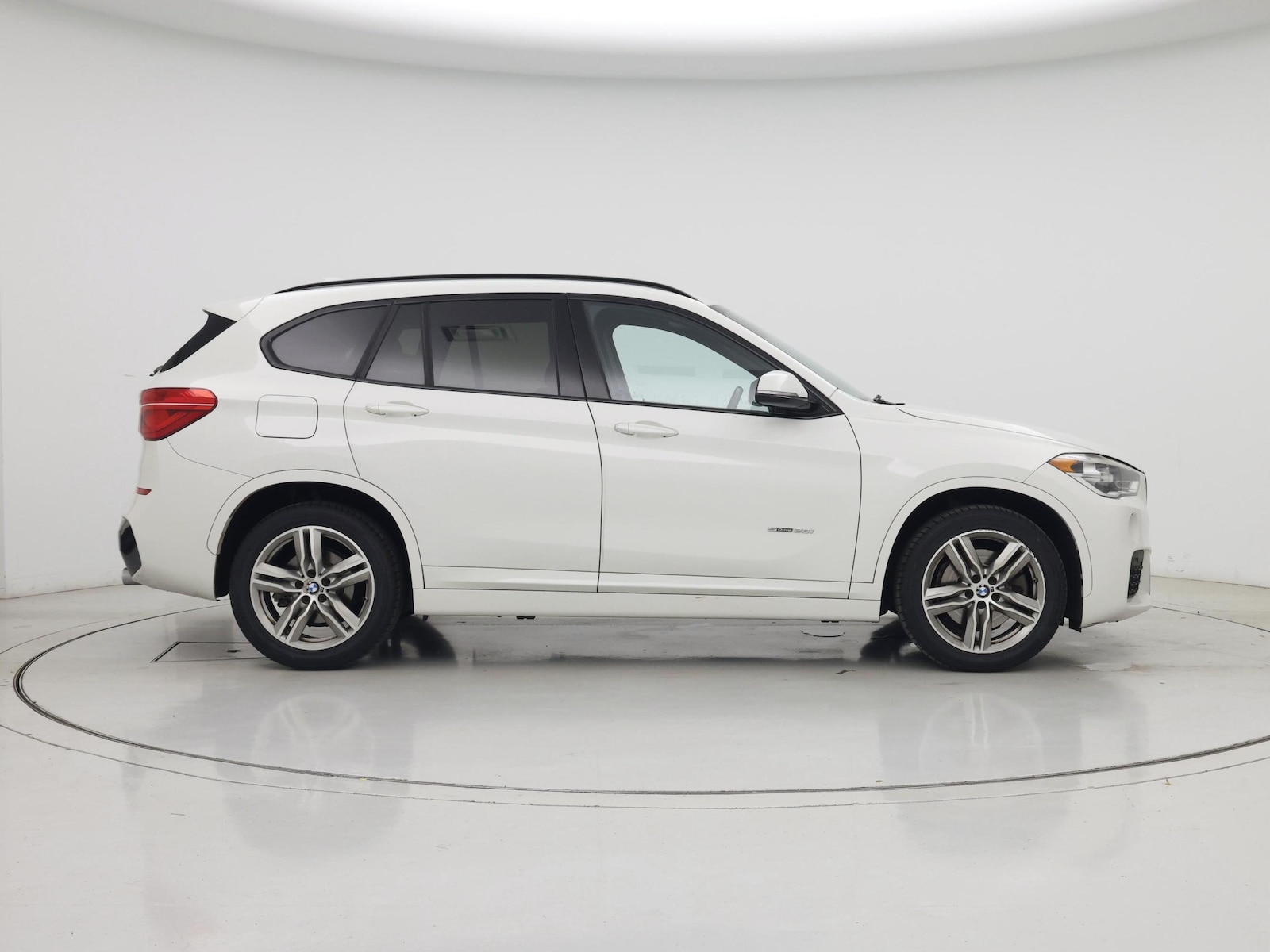 2018 BMW X1 28i - Photo 8