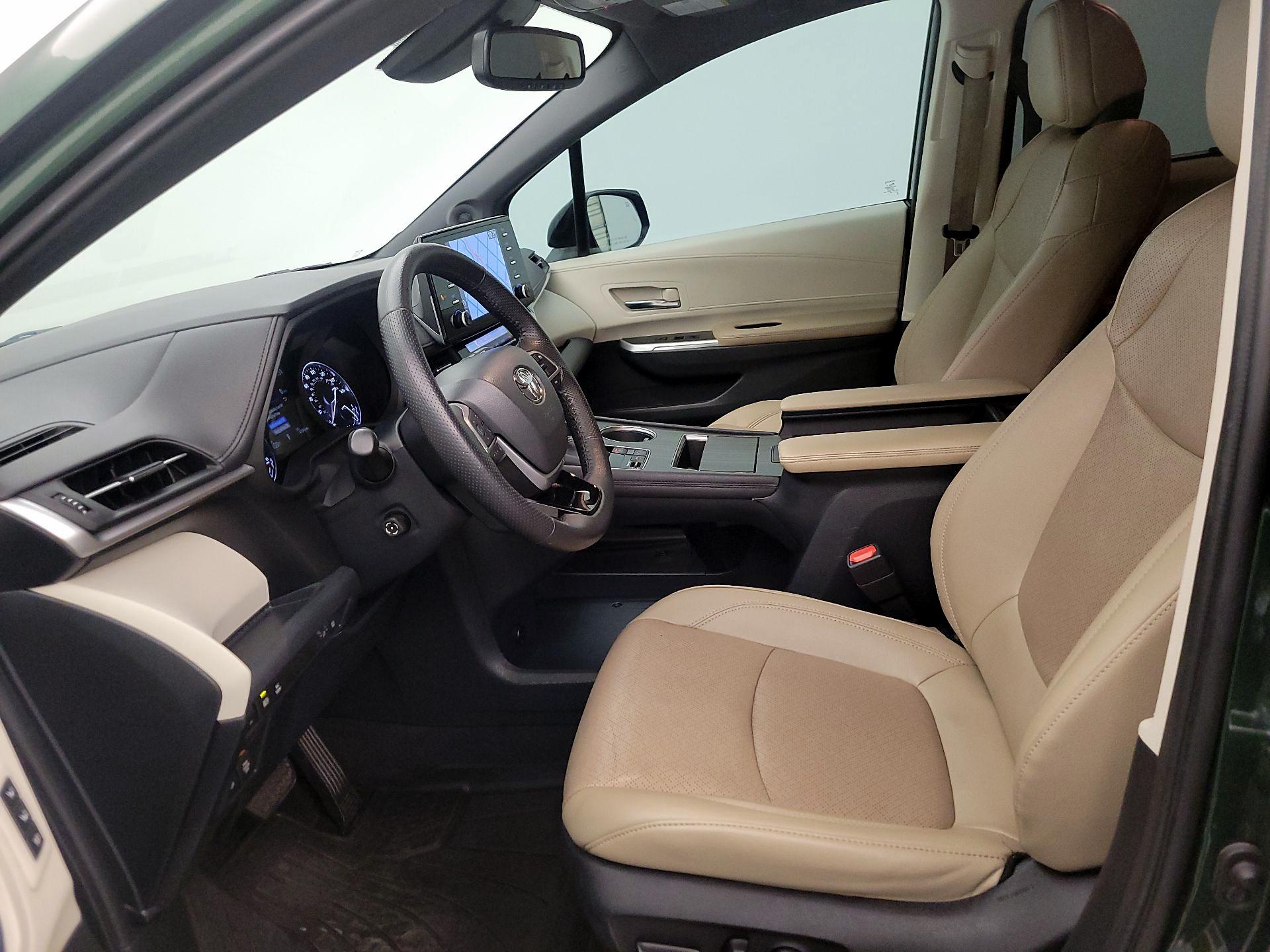Thumbnail: 2022 Toyota Sienna - 11