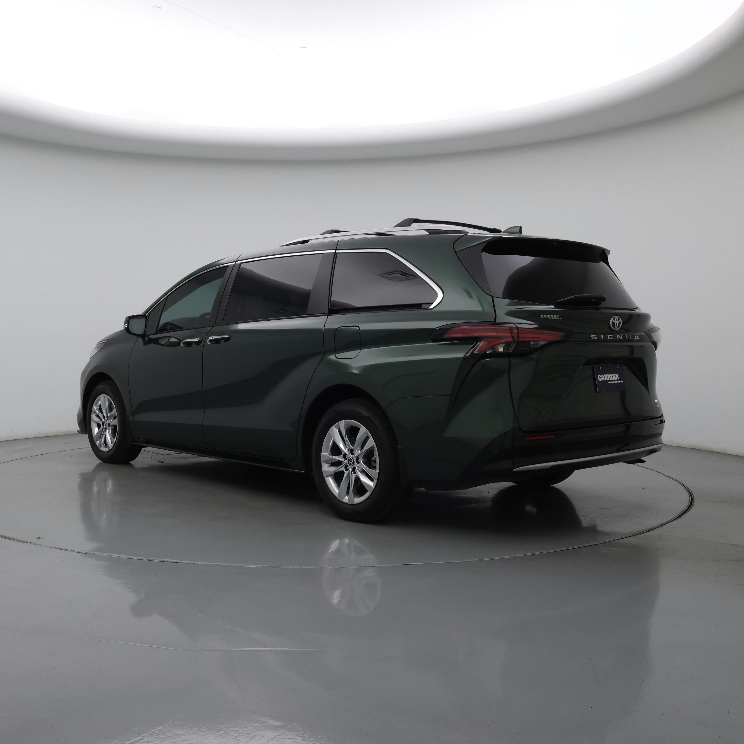 Thumbnail: 2022 Toyota Sienna - 2