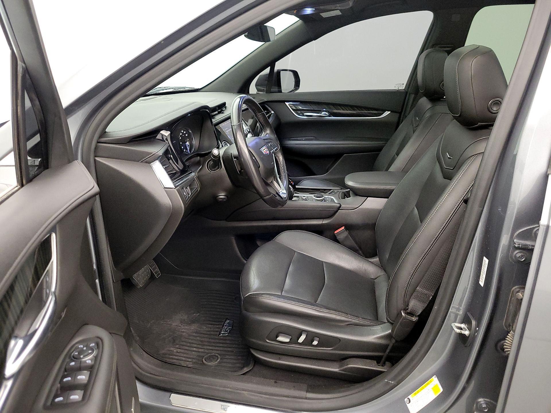 Thumbnail: 2021 Cadillac XT6 - 11