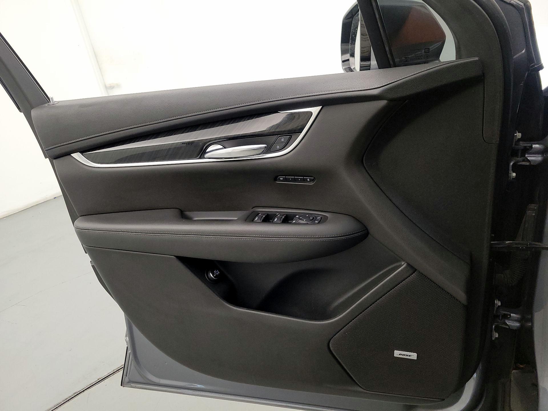 Thumbnail: 2021 Cadillac XT6 - 12