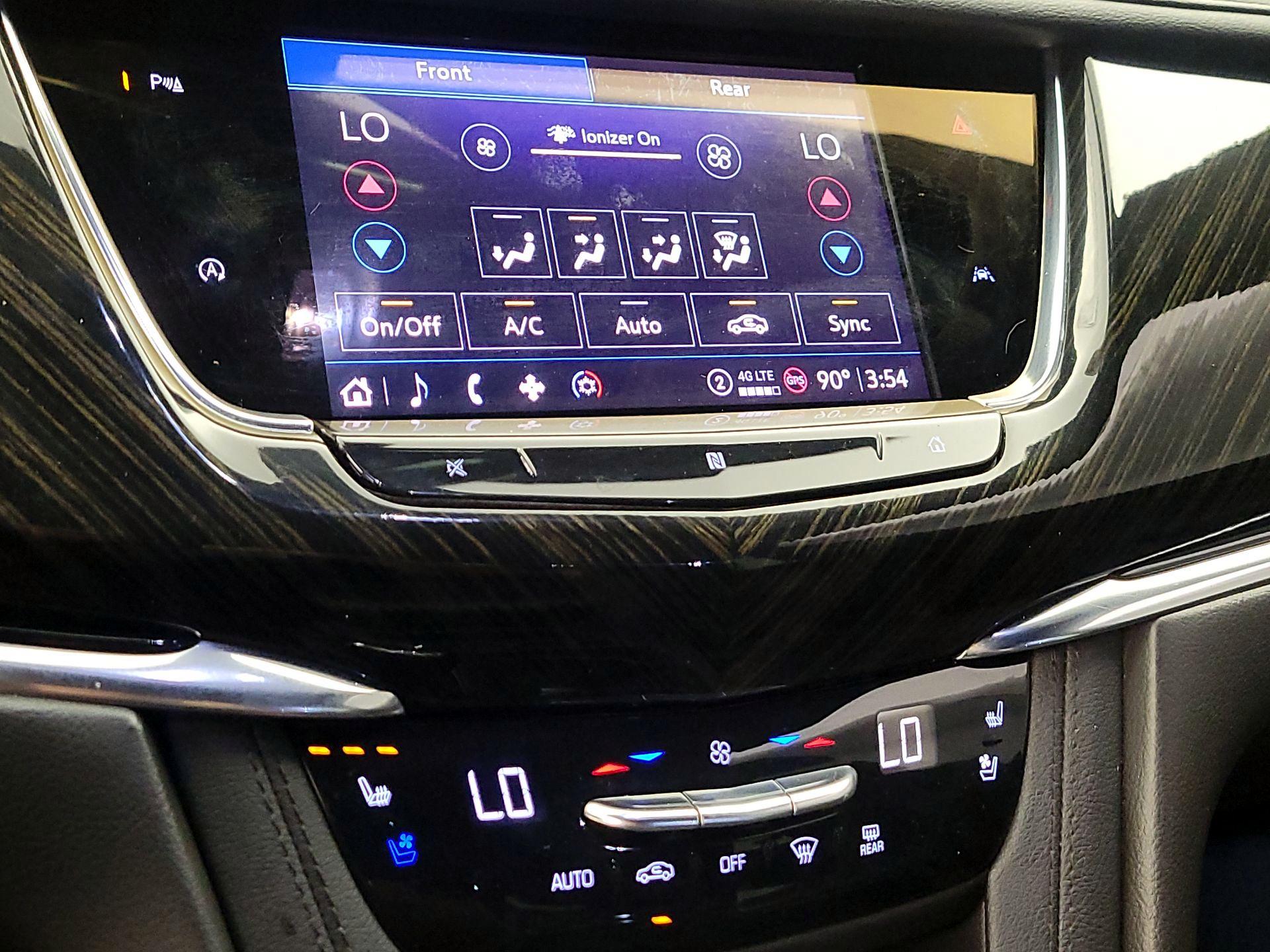Thumbnail: 2021 Cadillac XT6 - 16