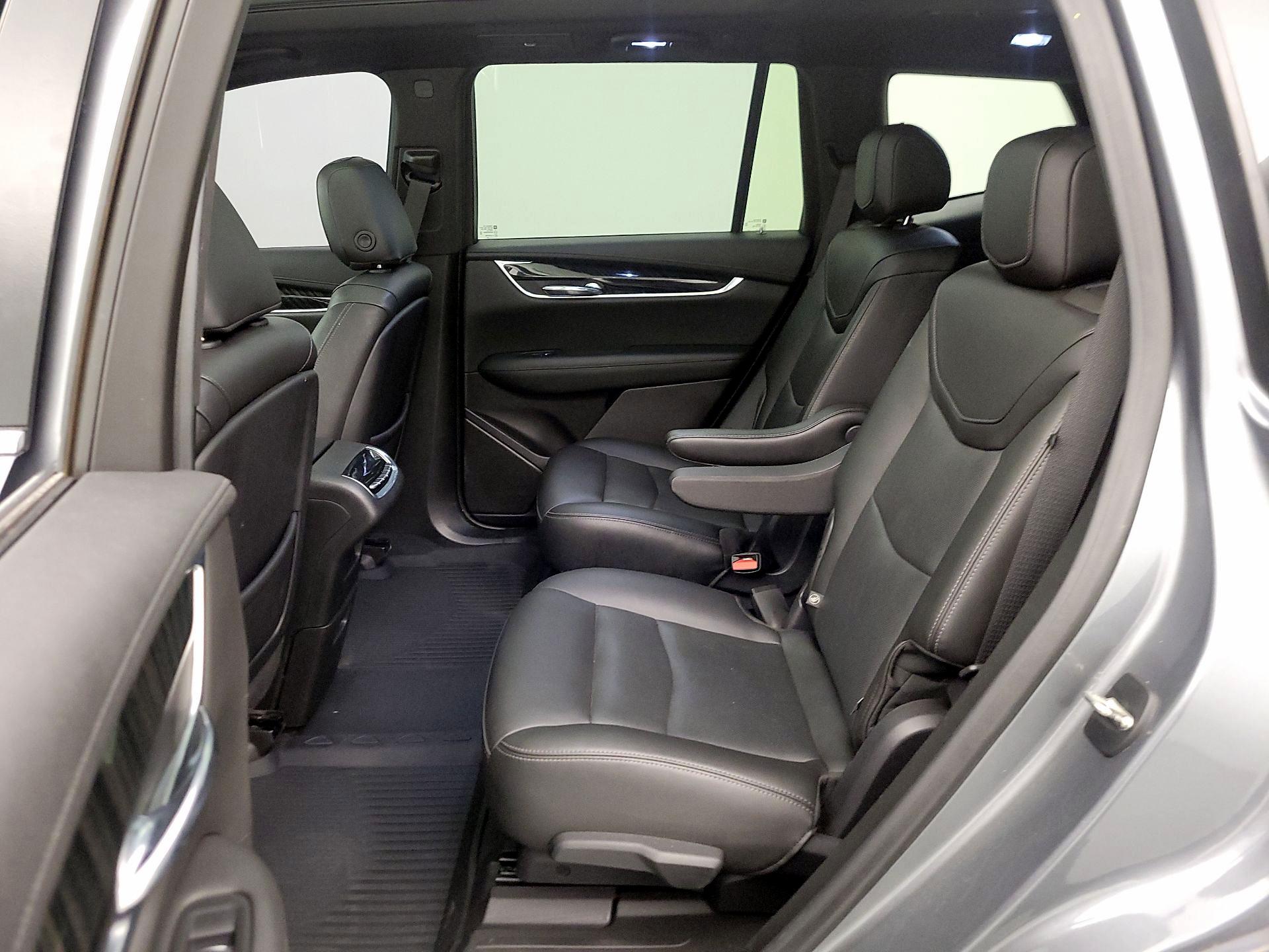 Thumbnail: 2021 Cadillac XT6 - 19