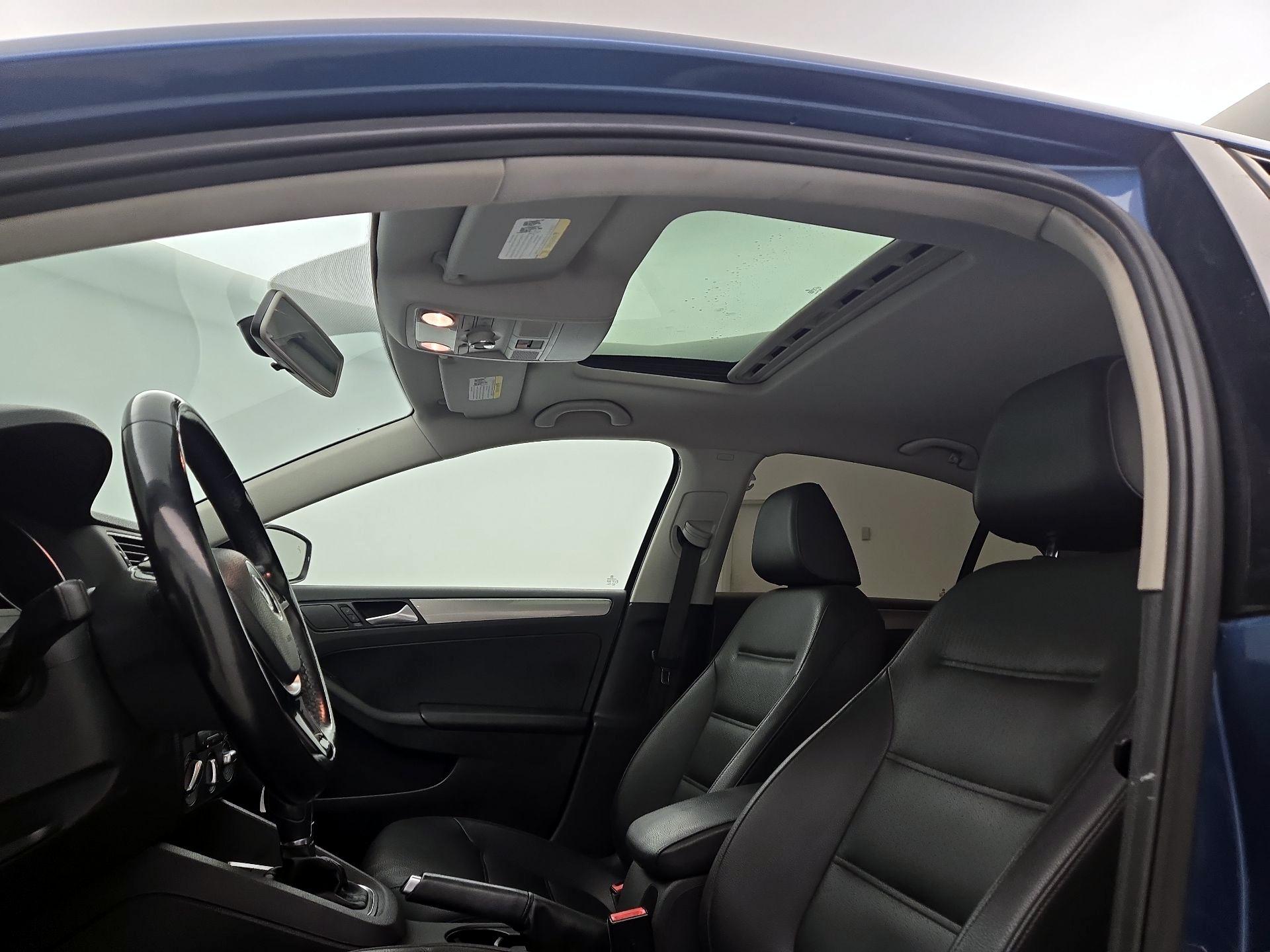 Thumbnail: 2017 Volkswagen Jetta - 19