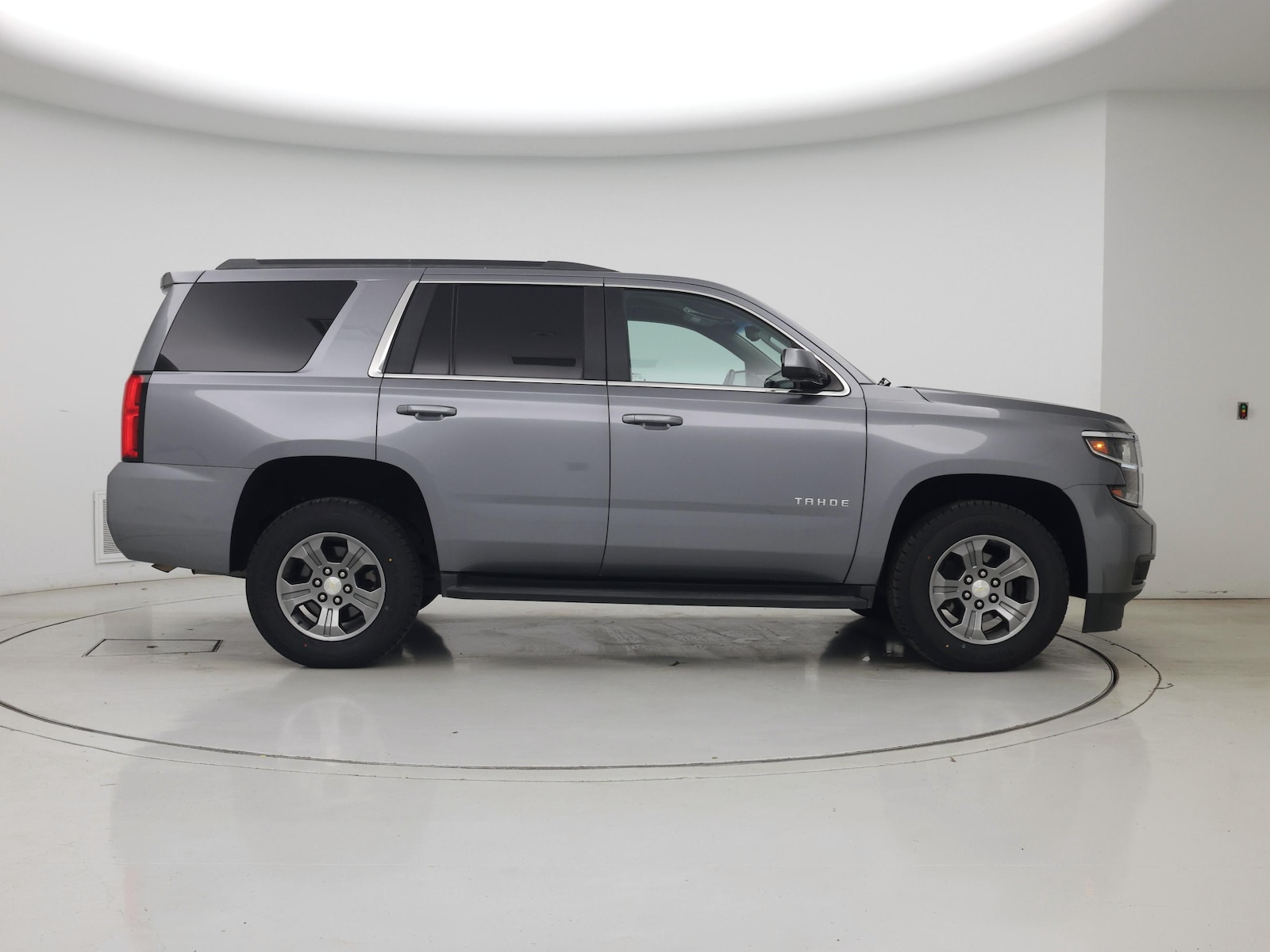 2020 Chevrolet Tahoe LS - Photo 8