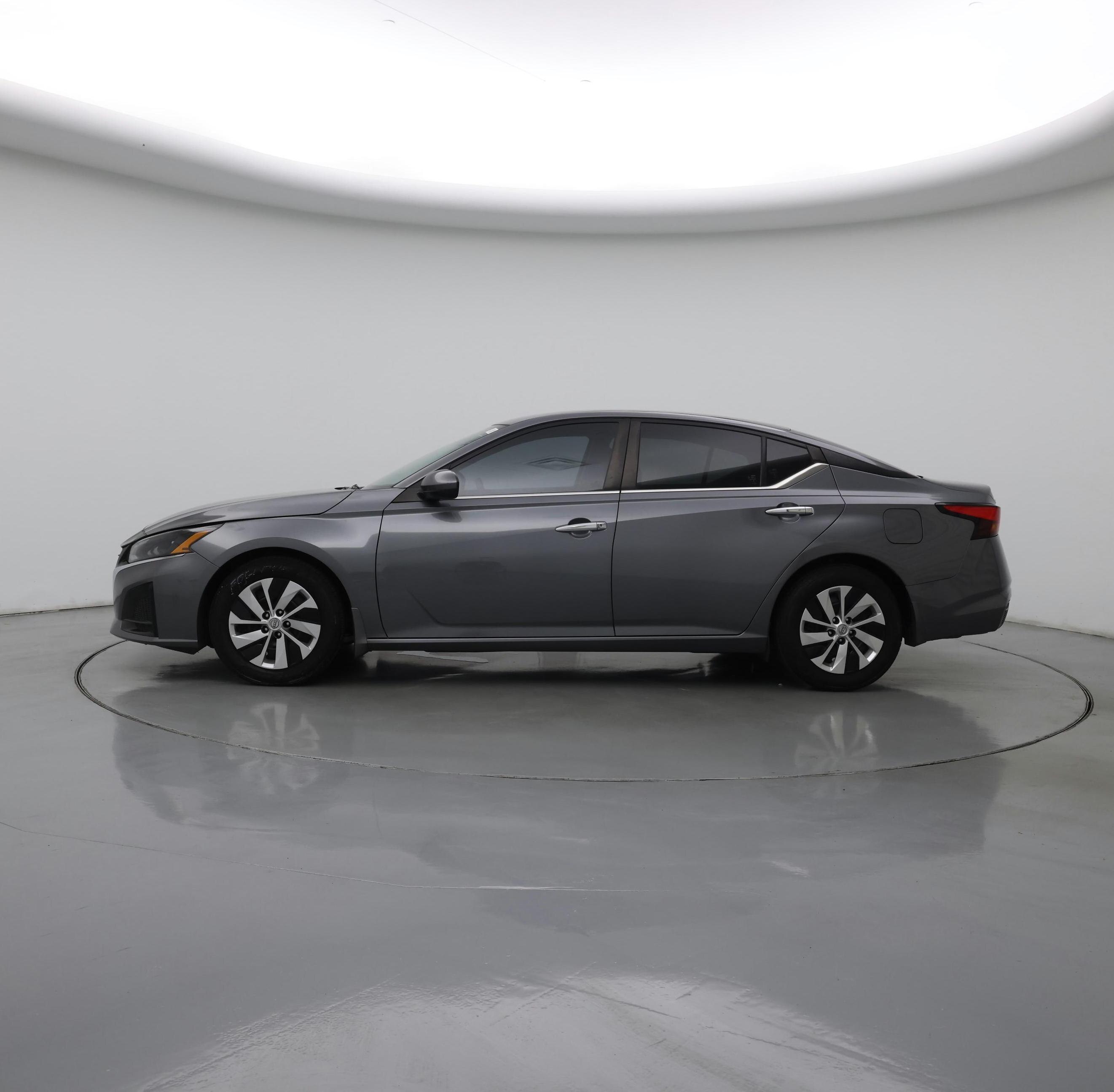 Thumbnail: 2023 Nissan Altima - 3