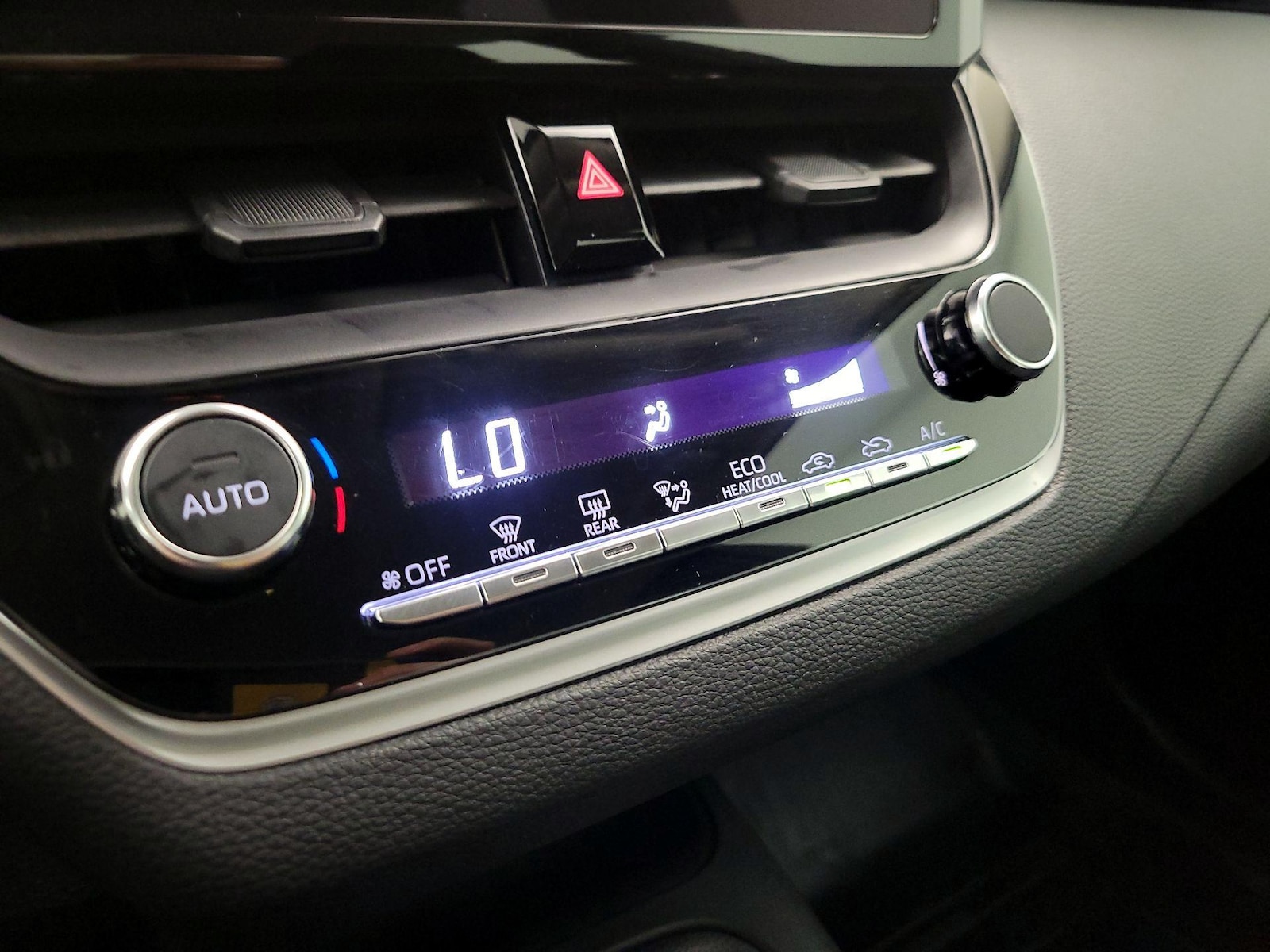 2024 Toyota Corolla LE - Photo 17