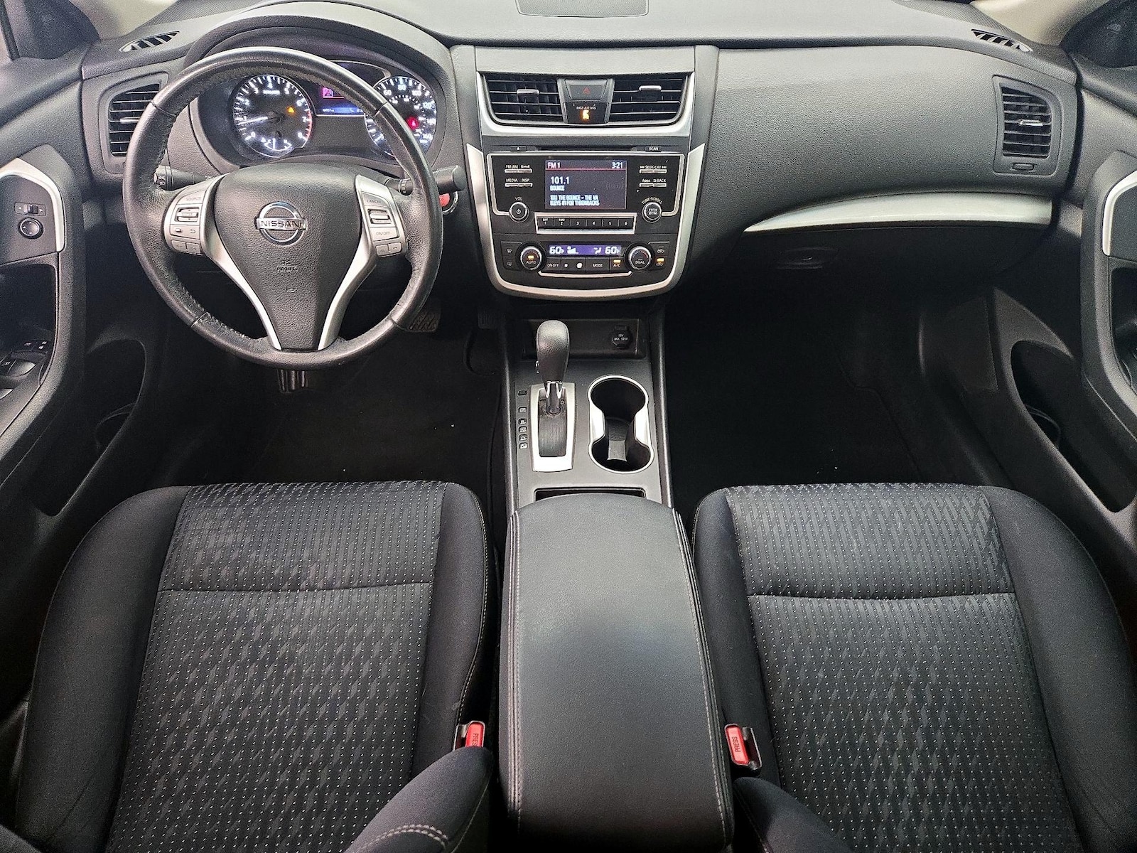 2016 Nissan Altima SV - Photo 10
