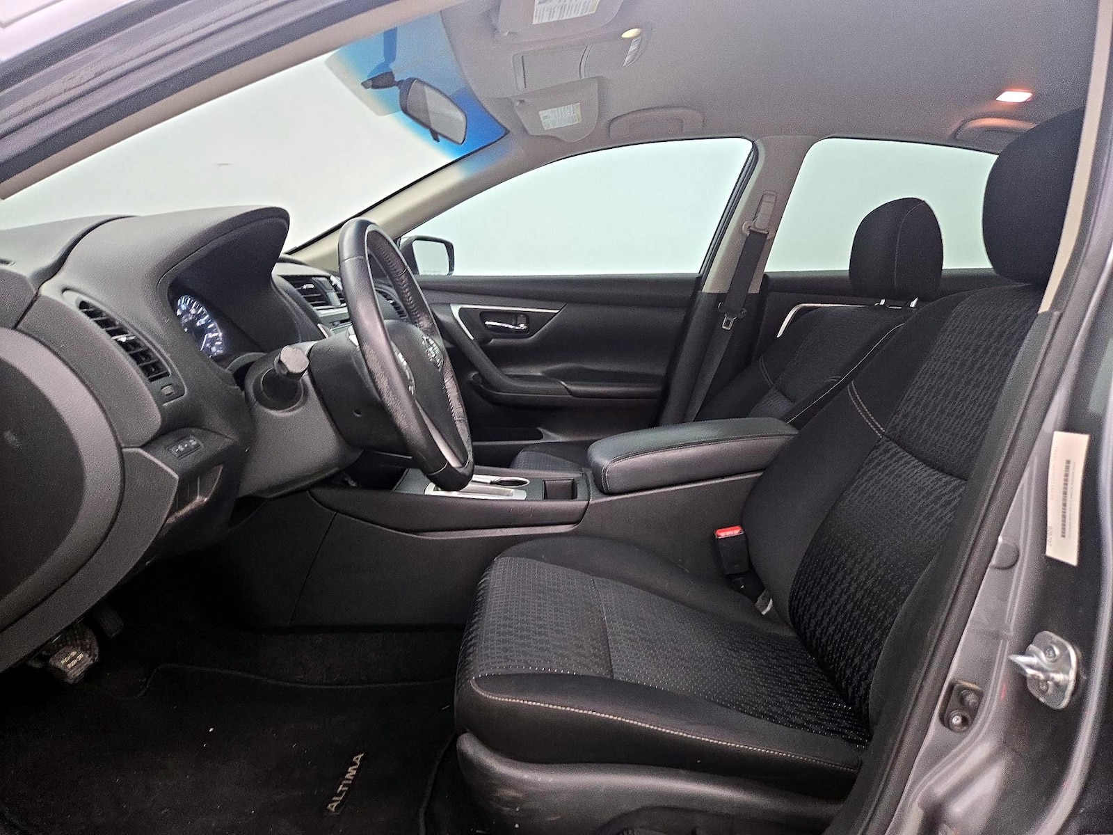 2016 Nissan Altima SV - Photo 12
