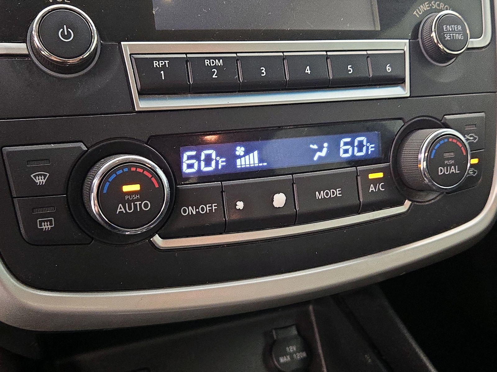 2016 Nissan Altima SV - Photo 17
