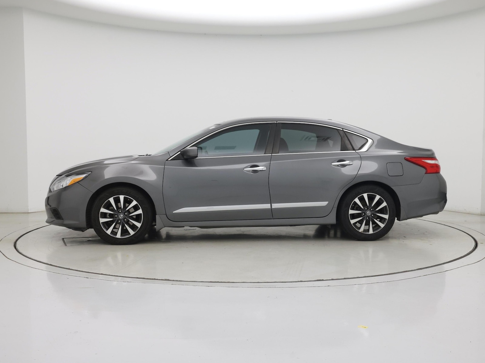 2016 Nissan Altima SV - Photo 4