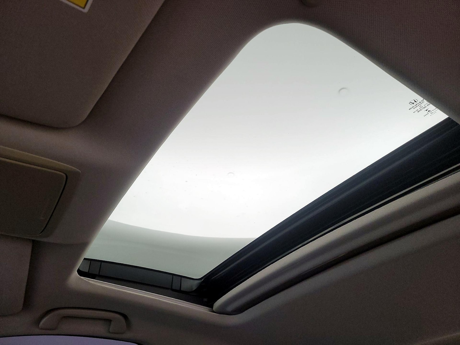 Sunroof(s) & Overhead Airbags