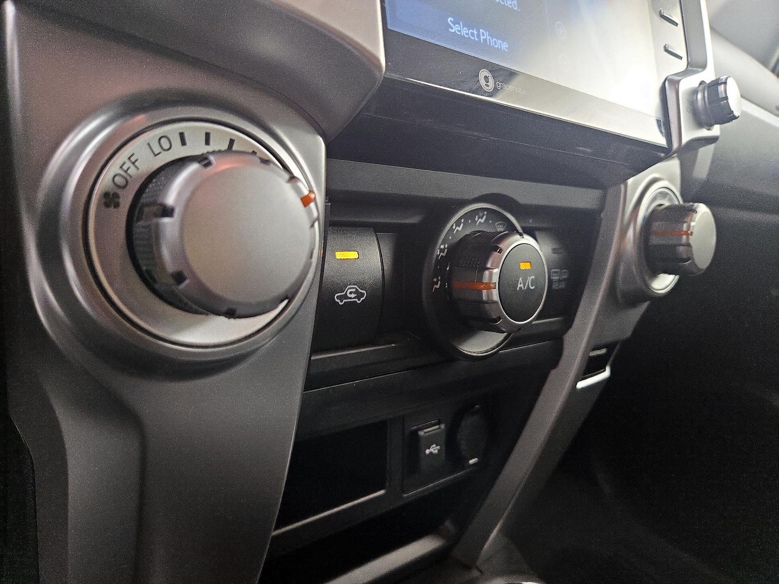 2023 Toyota 4Runner SR5 Premium - Photo 18