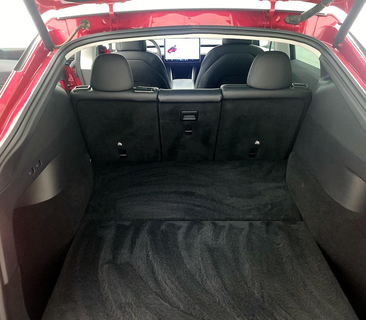 Trunk/Cargo (Seats Up)