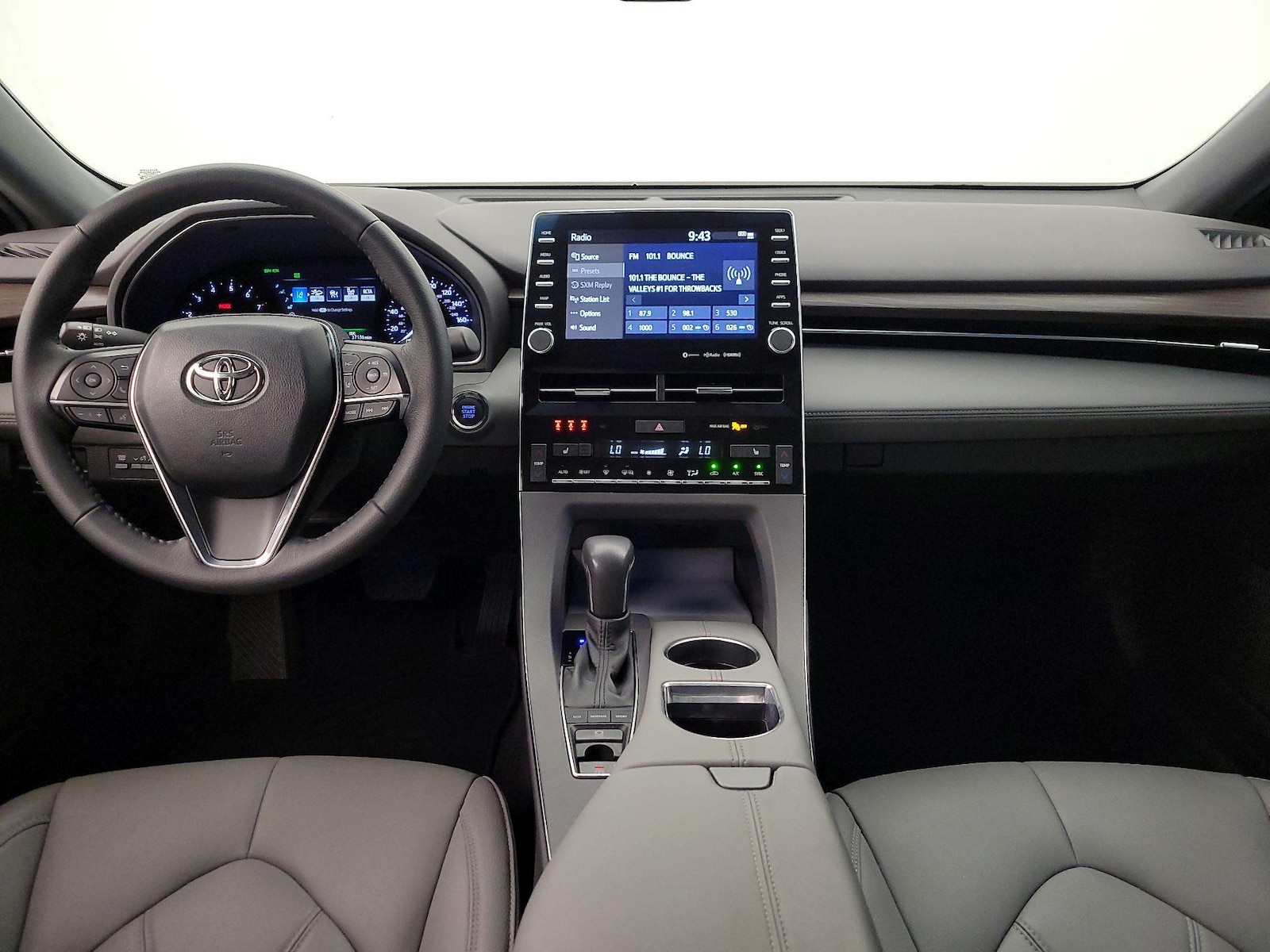 2022 Toyota Avalon XLE - Photo 10
