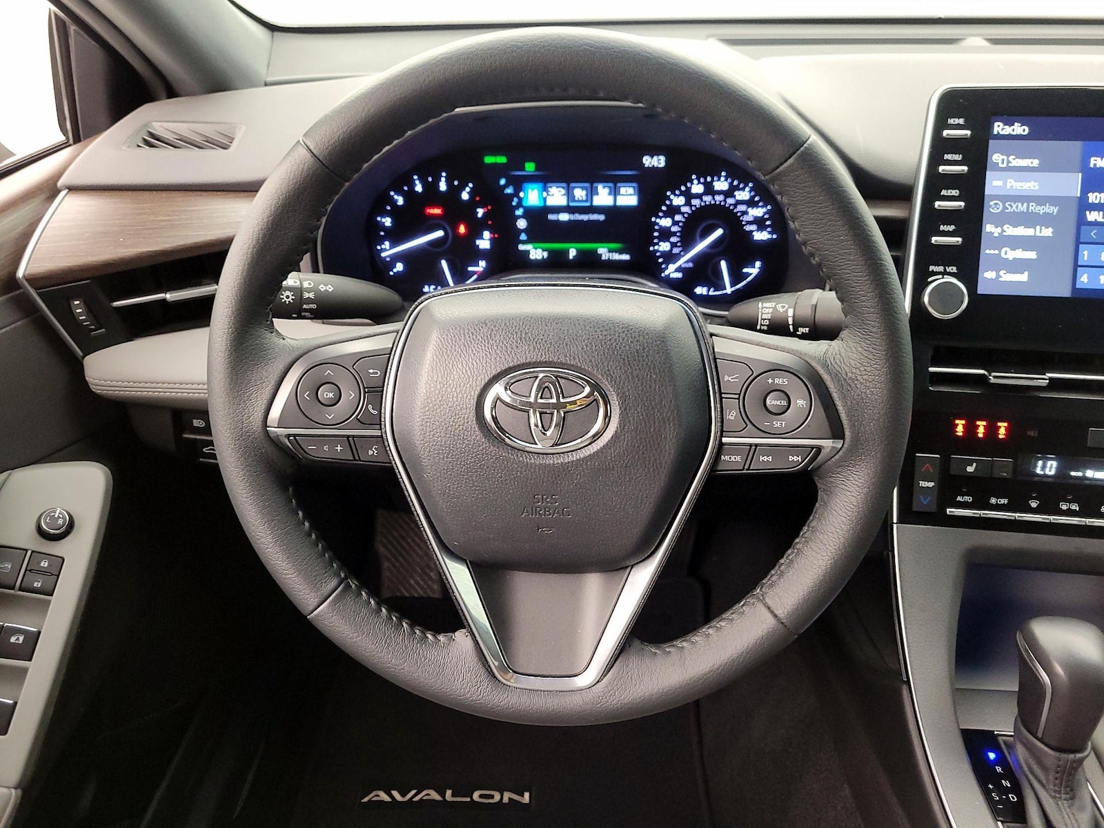 2022 Toyota Avalon XLE - Photo 11
